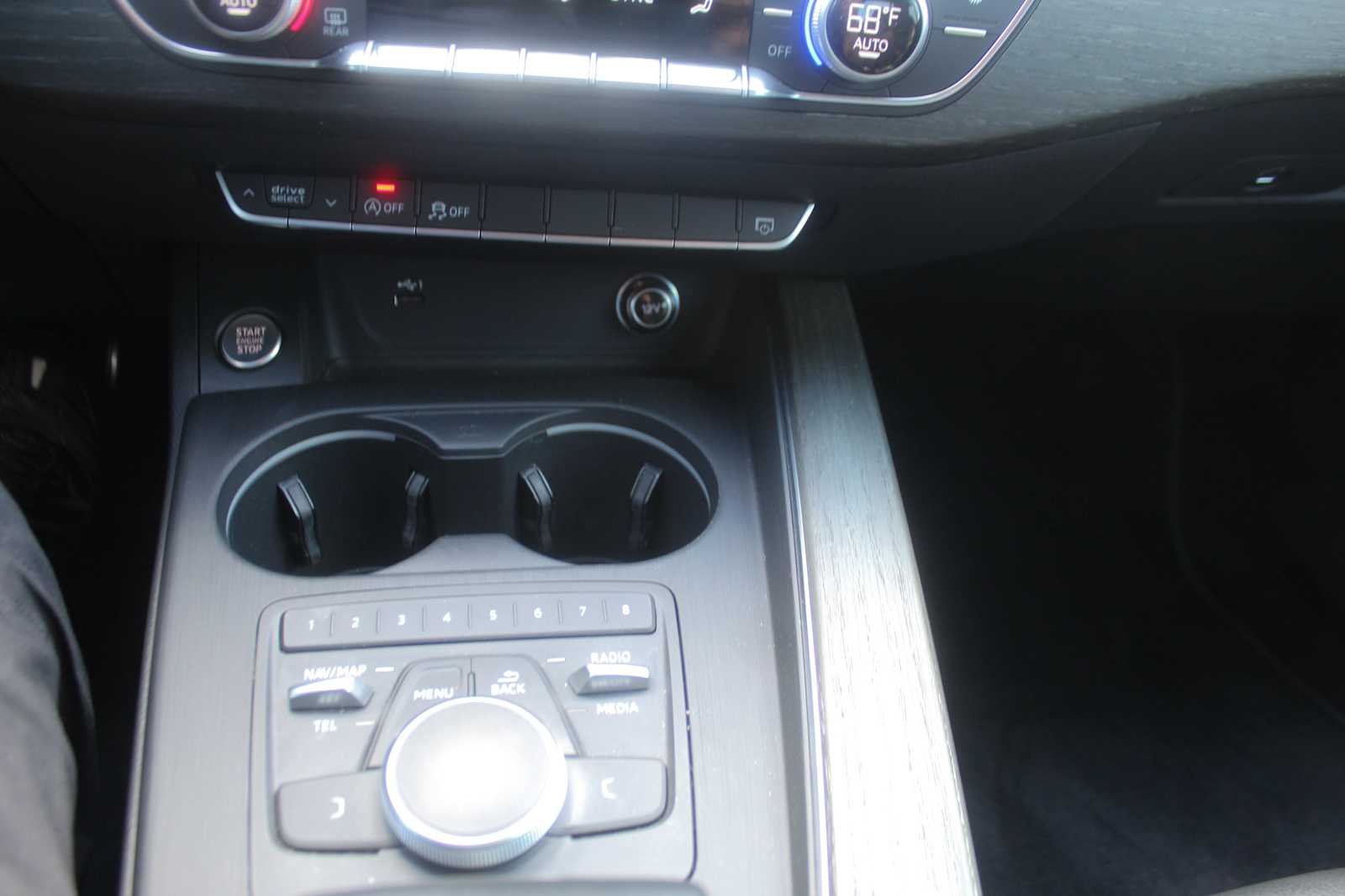 Used 2018 Moonlight Blue Metallic Audi Premium image 19