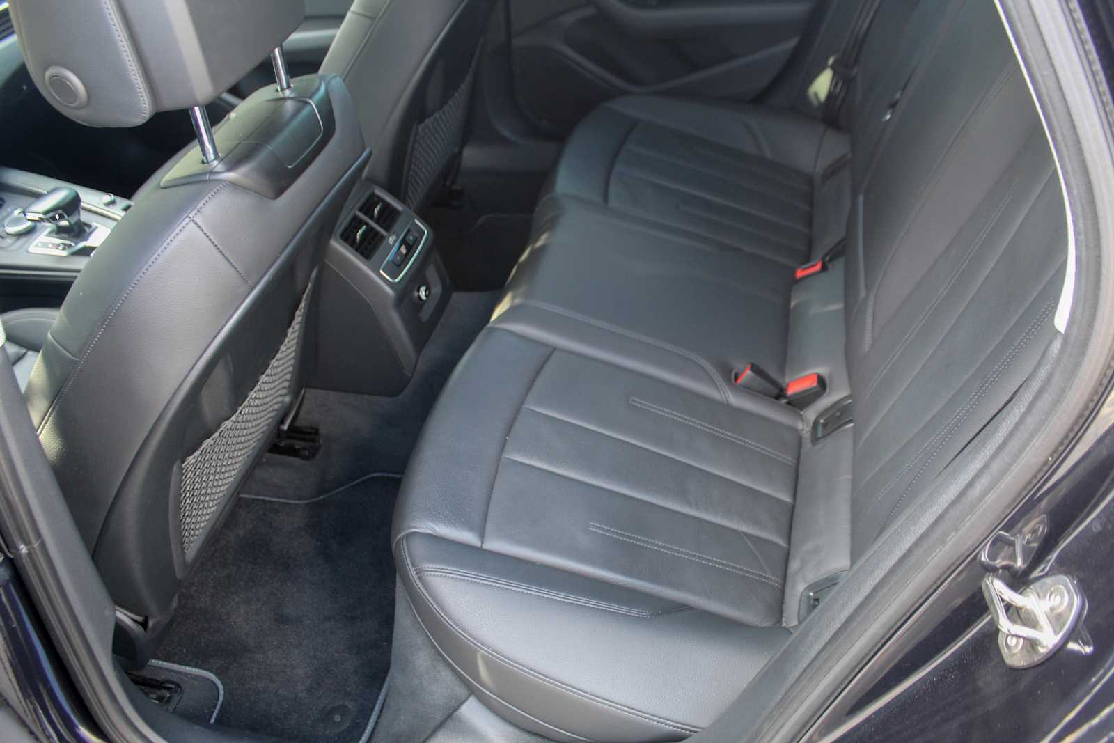 Used 2018 Moonlight Blue Metallic Audi Premium image 28