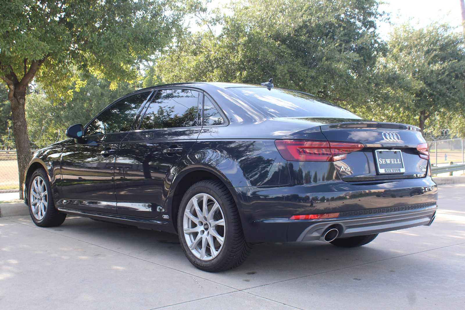 Used 2018 Moonlight Blue Metallic Audi Premium image 8