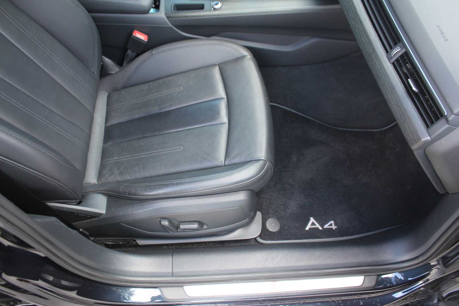 Used 2018 Moonlight Blue Metallic Audi Premium image 13