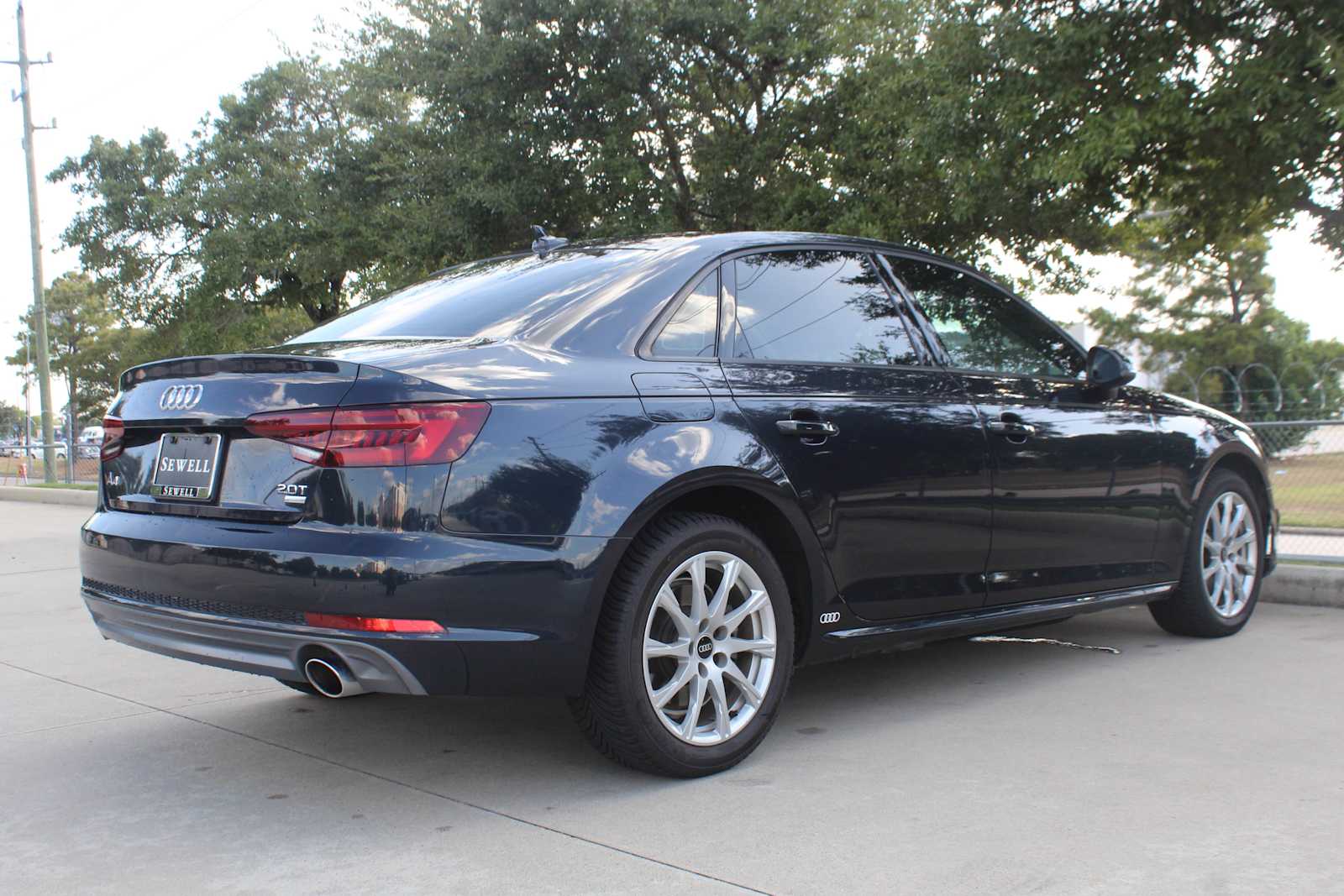 Used 2018 Moonlight Blue Metallic Audi Premium image 5