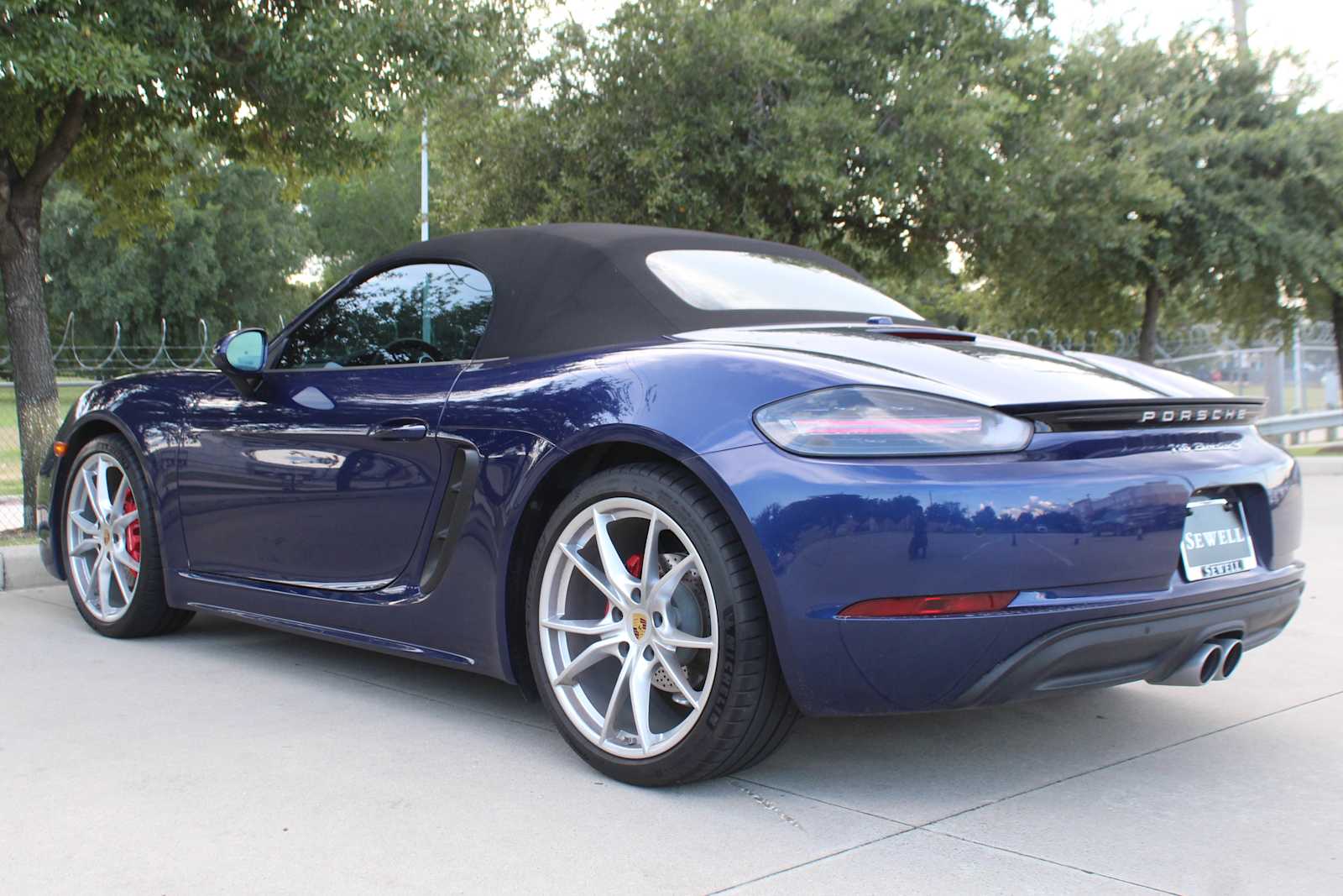 Used 2025 Gentian Blue Metallic Porsche S image 9