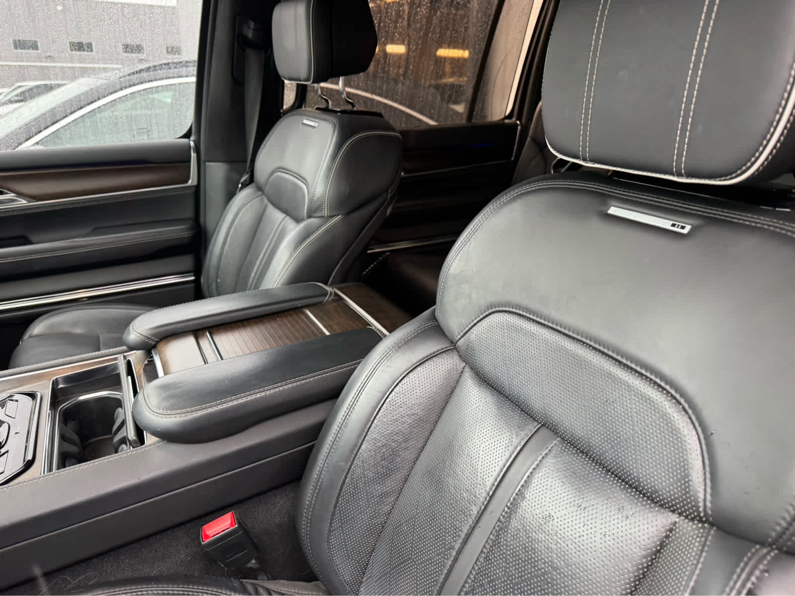 Used 2022 Diamond Black Crystal Pearlcoat Jeep Series II image 8