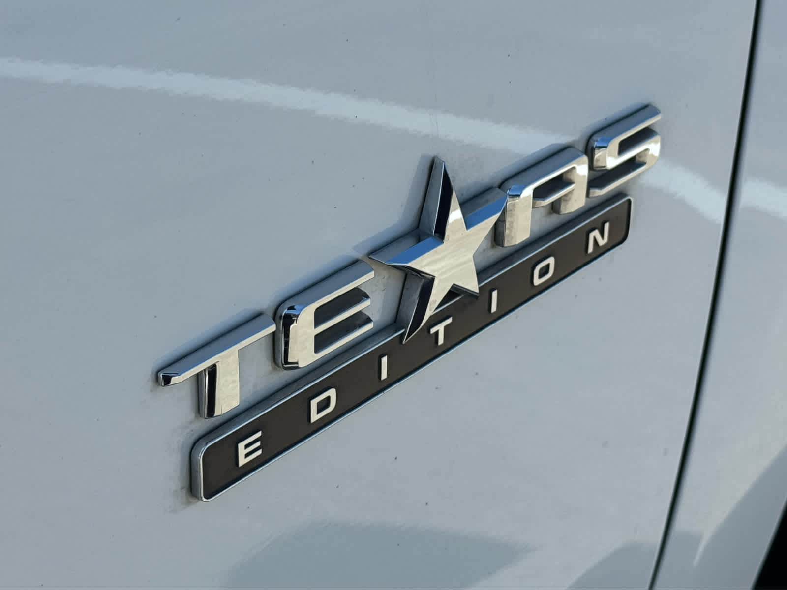 Used 2023 Summit White Chevrolet LTZ image 25