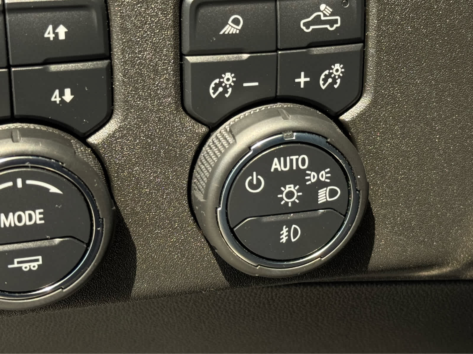Used 2023 Summit White Chevrolet LTZ image 18