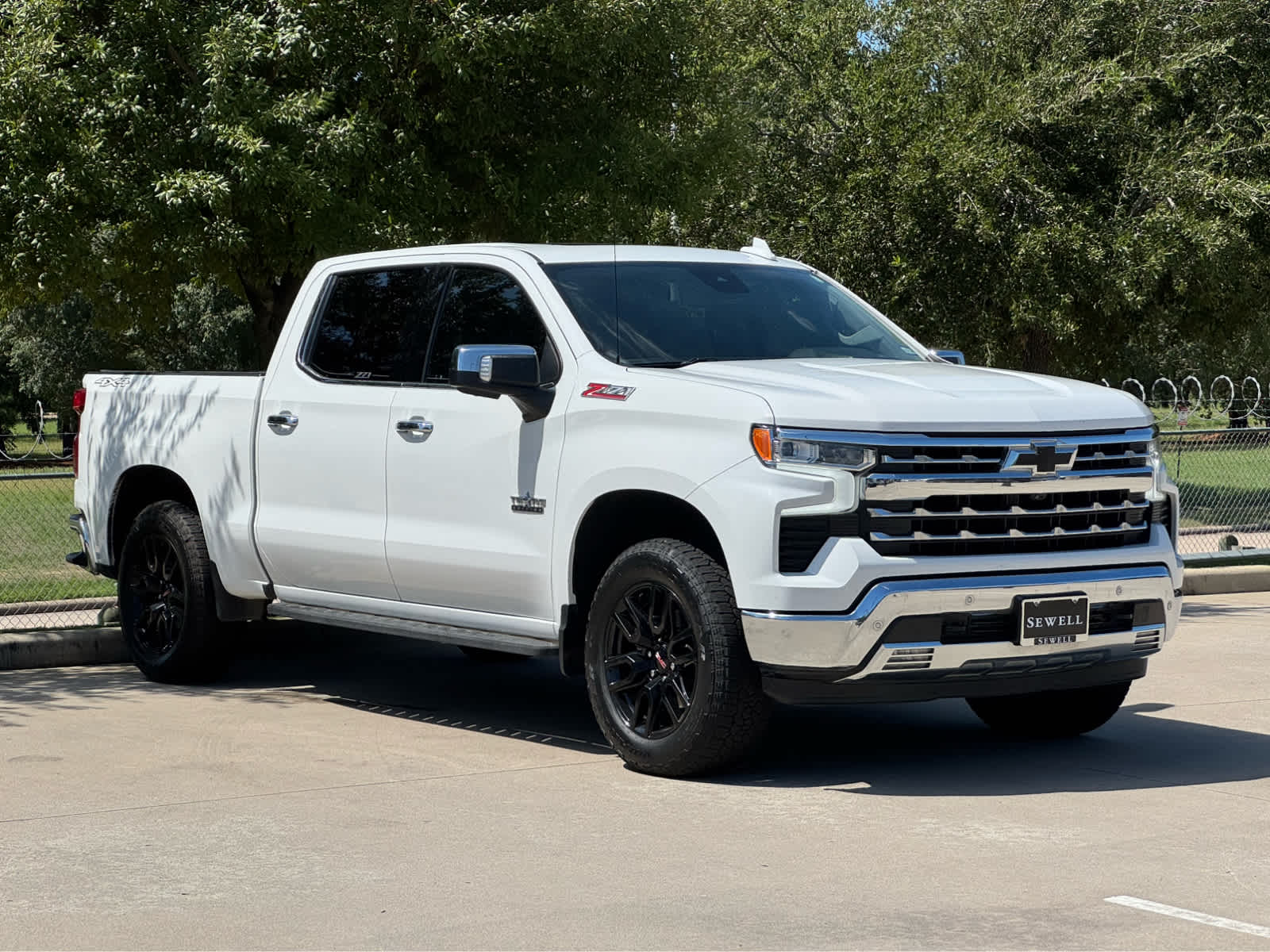 Used 2023 Summit White Chevrolet LTZ image 4
