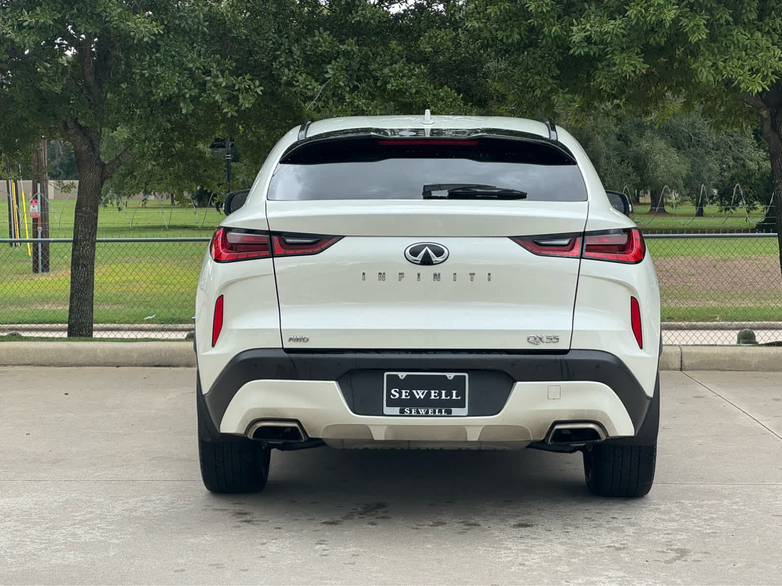 Certified Used 2023 Majestic White INFINITI LUXE image 7