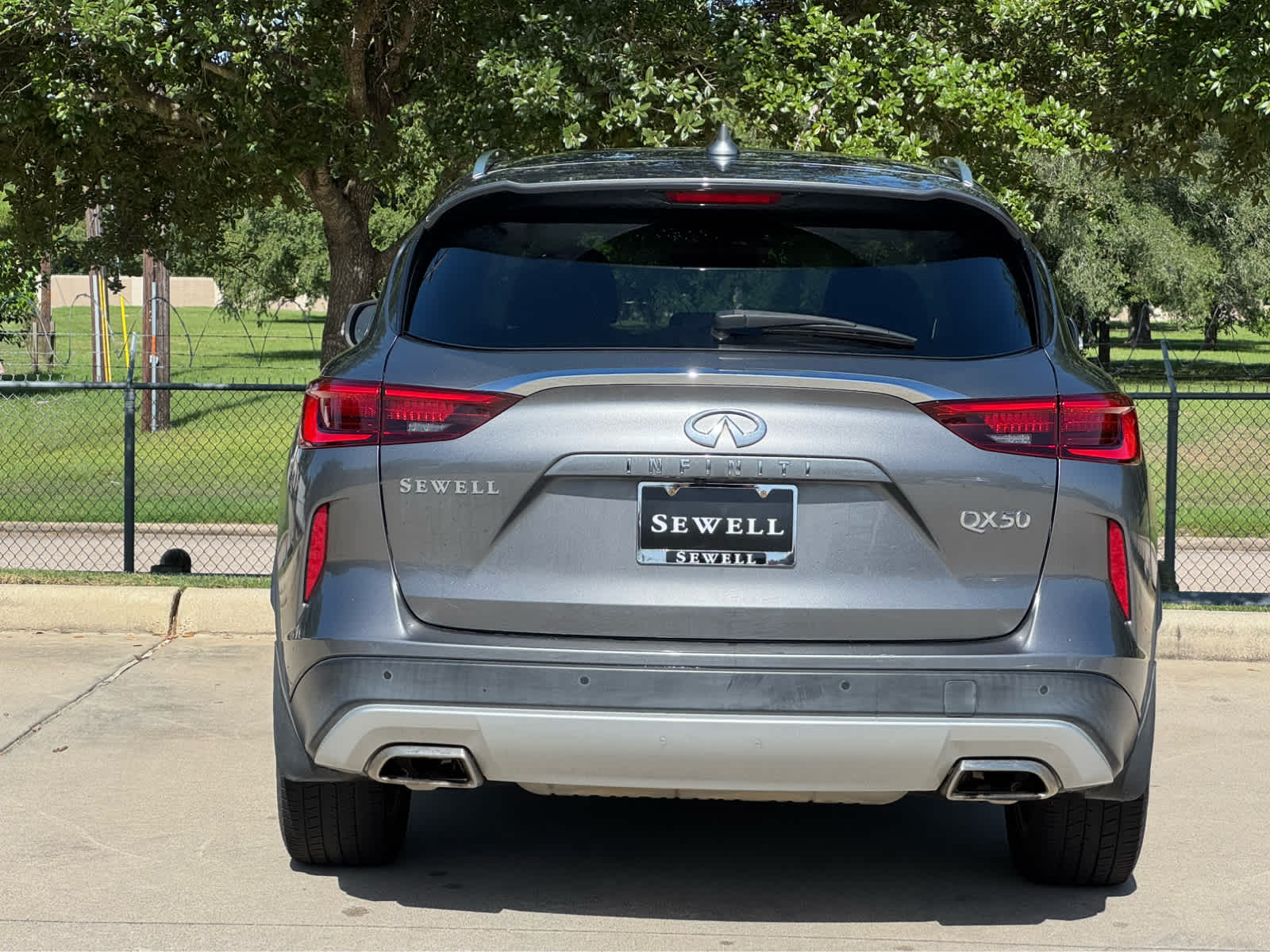Certified Used 2020 Graphite Shadow INFINITI LUXE image 7