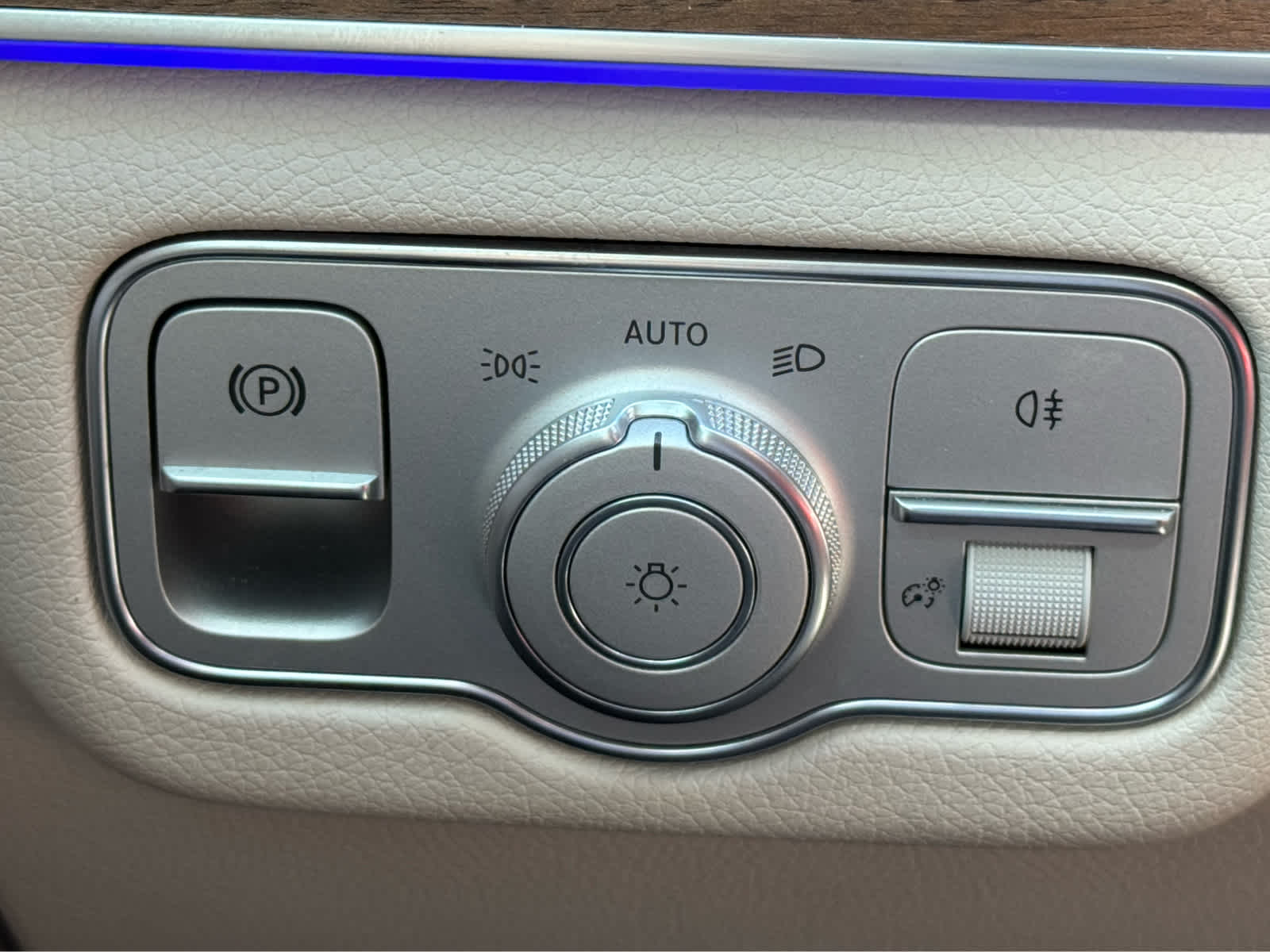 Used 2025 Polar White Mercedes-Benz GLS 450 image 16