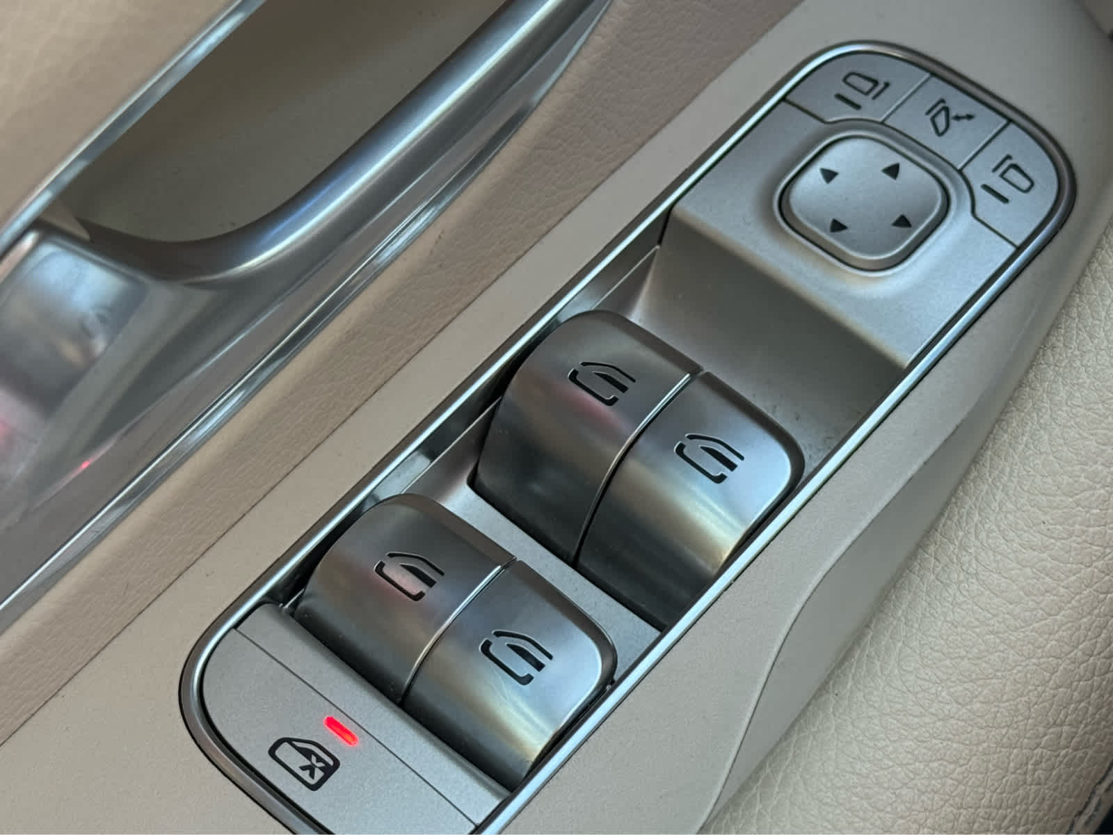 Used 2025 Polar White Mercedes-Benz GLS 450 image 17