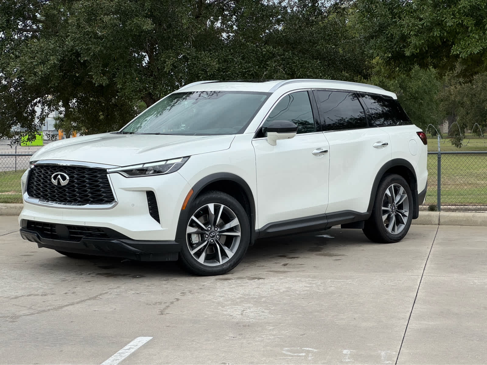 2025 INFINITI QX60 LUXE's photo