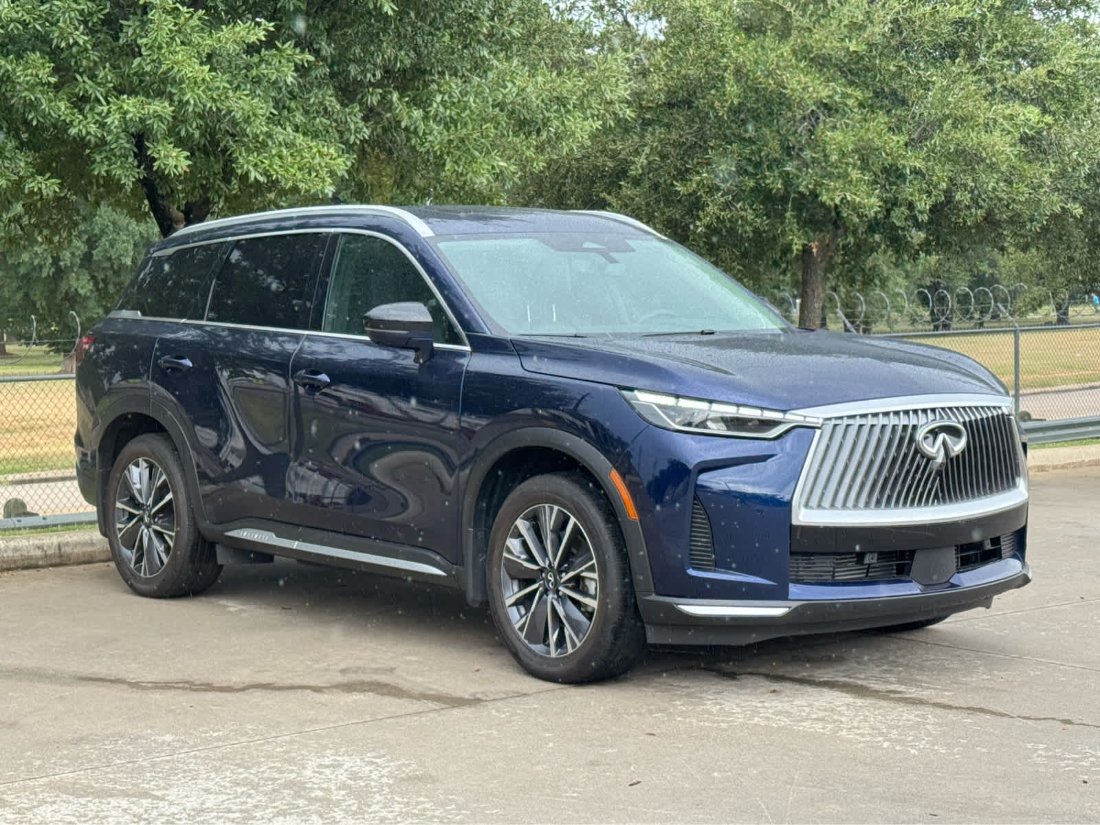 Certified Used 2026 Grand Blue INFINITI LUXE image 4