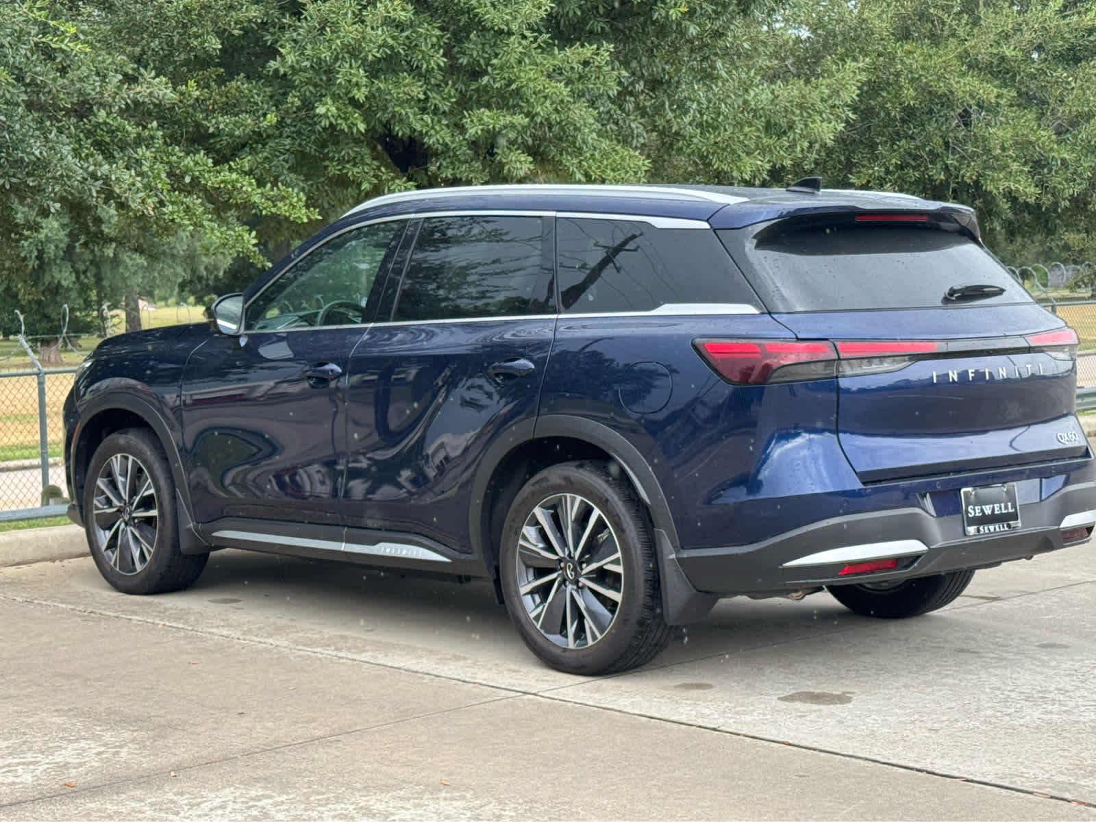 Certified Used 2026 Grand Blue INFINITI LUXE image 8