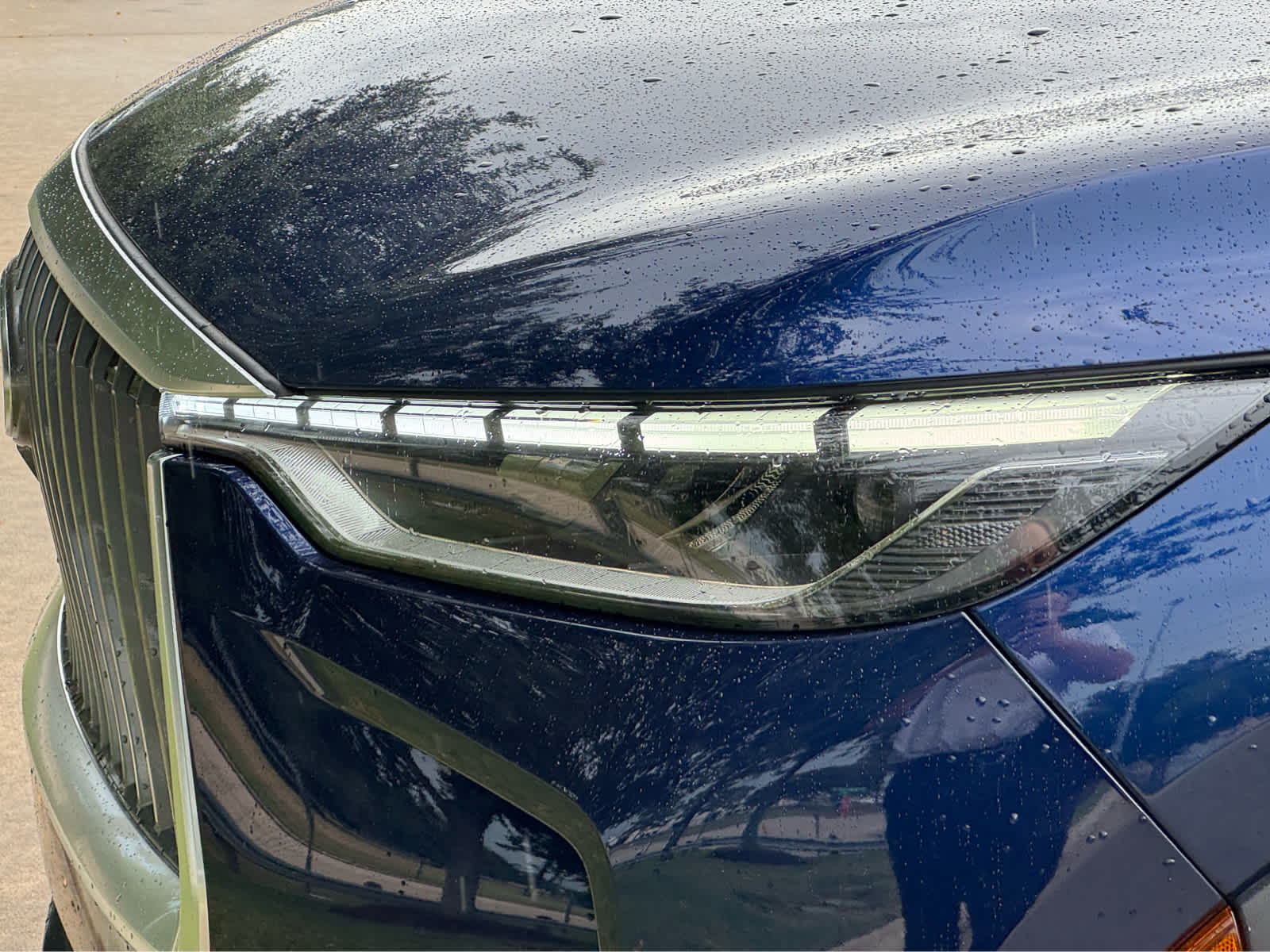 Certified Used 2026 Grand Blue INFINITI LUXE image 9