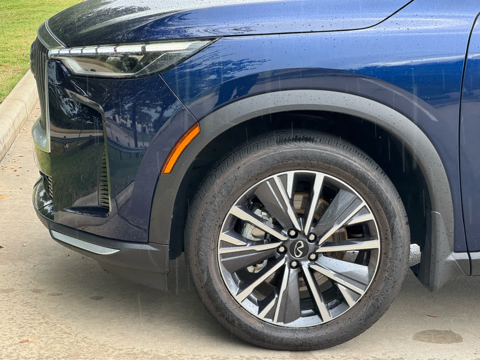 Certified Used 2026 Grand Blue INFINITI LUXE image 10