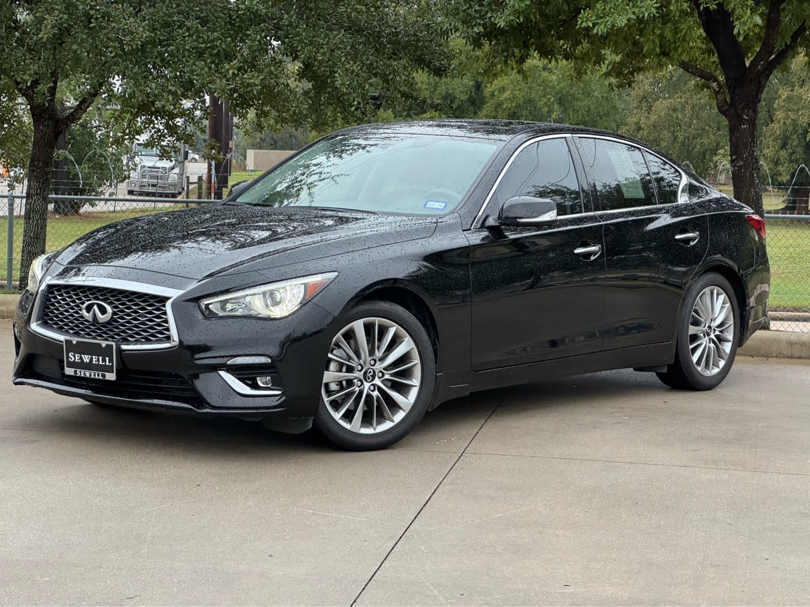 2023 INFINITI Q50 LUXE