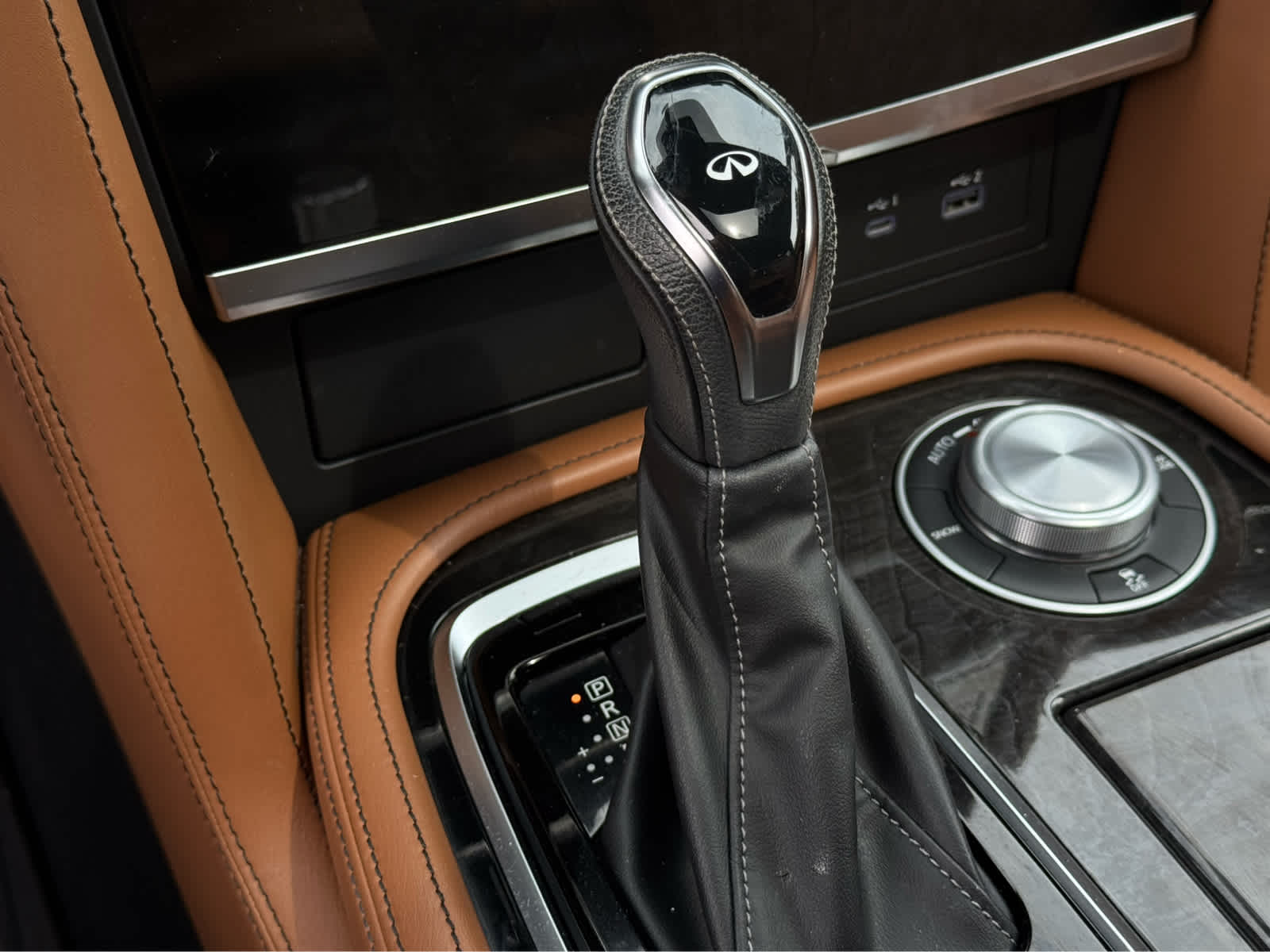 2023 INFINITI QX80 Sensory 4WD - Photo 17