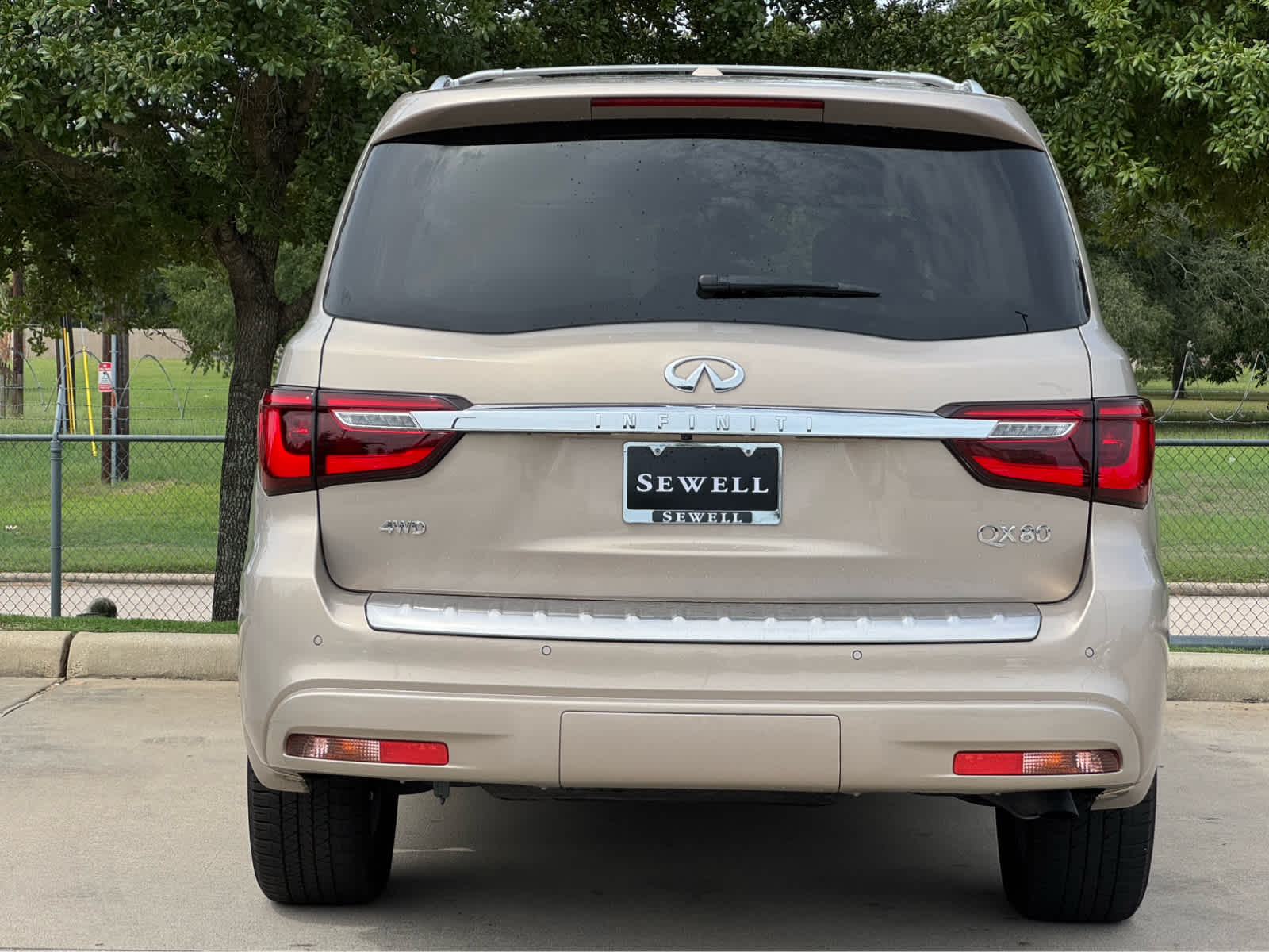 2023 INFINITI QX80 Sensory 4WD - Photo 7