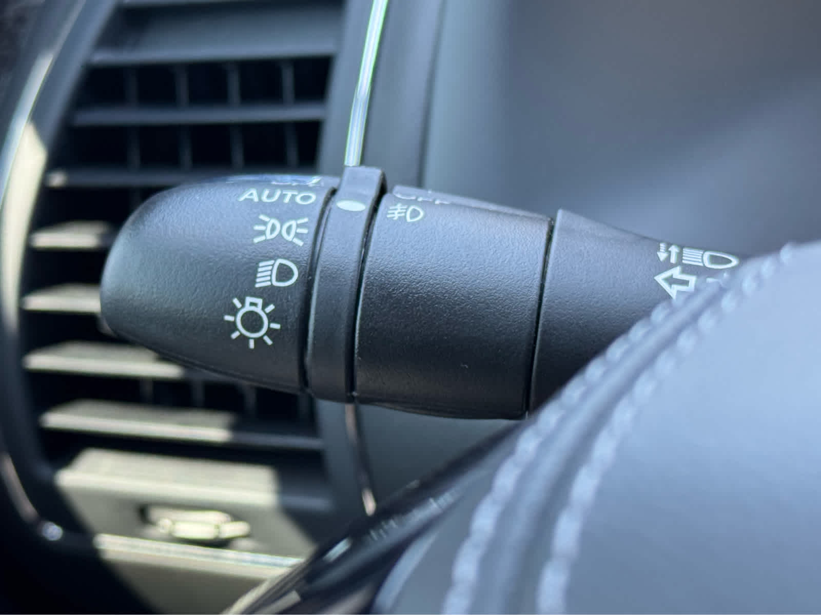 Certified Used 2024 Champagne Quartz INFINITI SENSORY image 17