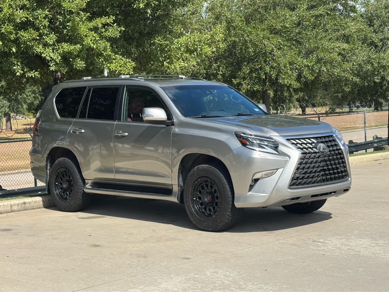 Used 2021 Atomic Silver Lexus Premium image 4