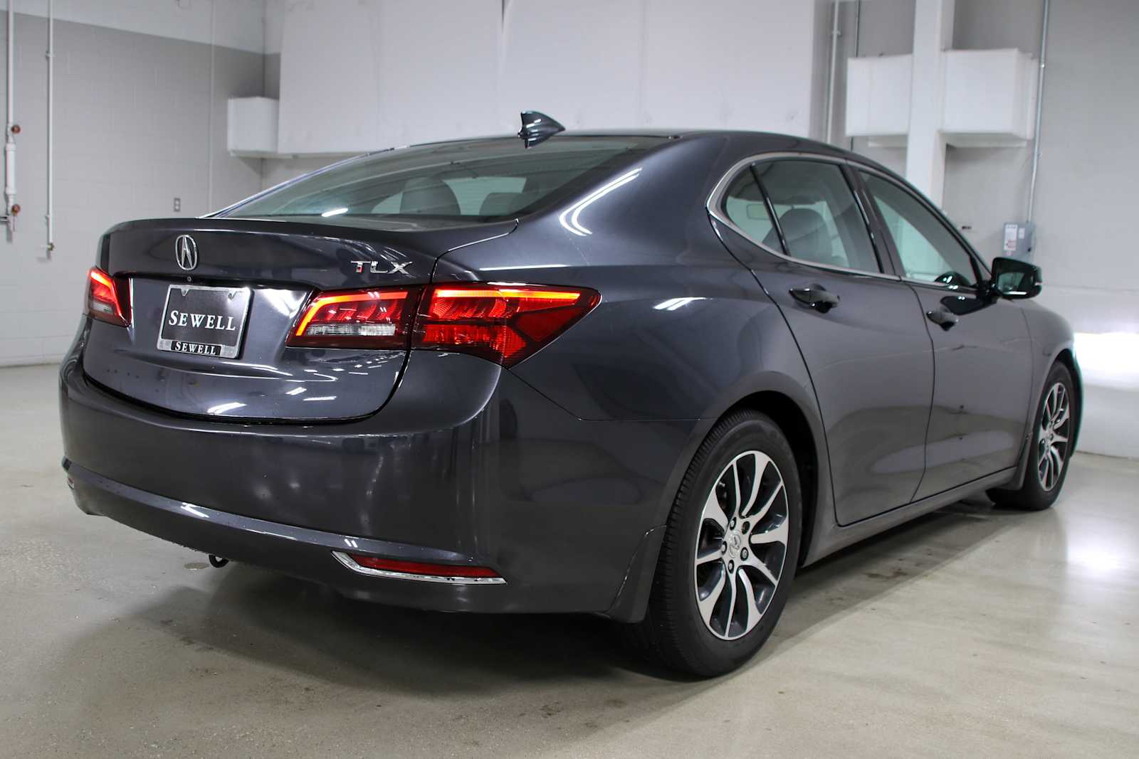 Used 2015 Graphite Luster Metallic Acura Tech image 5