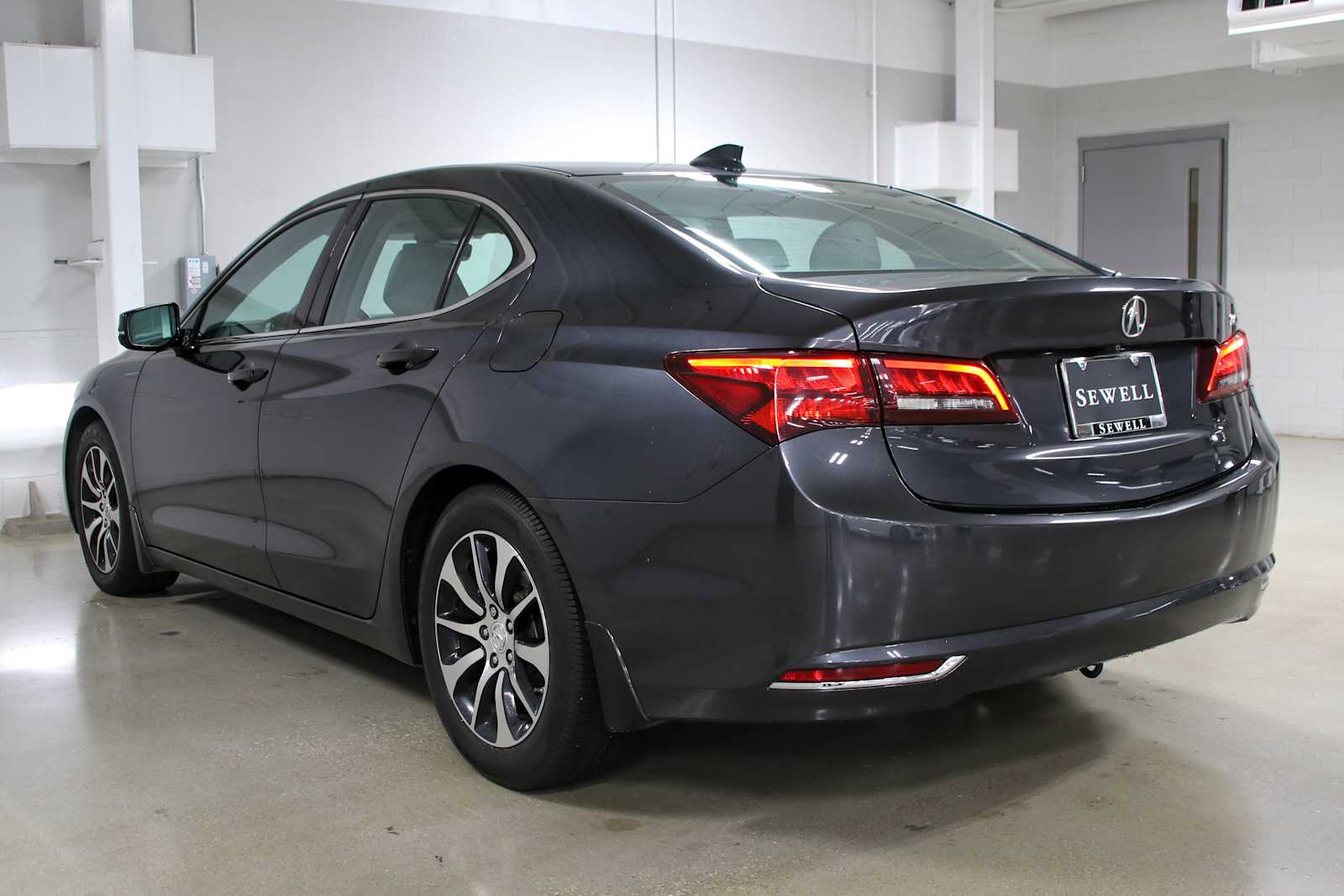 Used 2015 Graphite Luster Metallic Acura Tech image 3