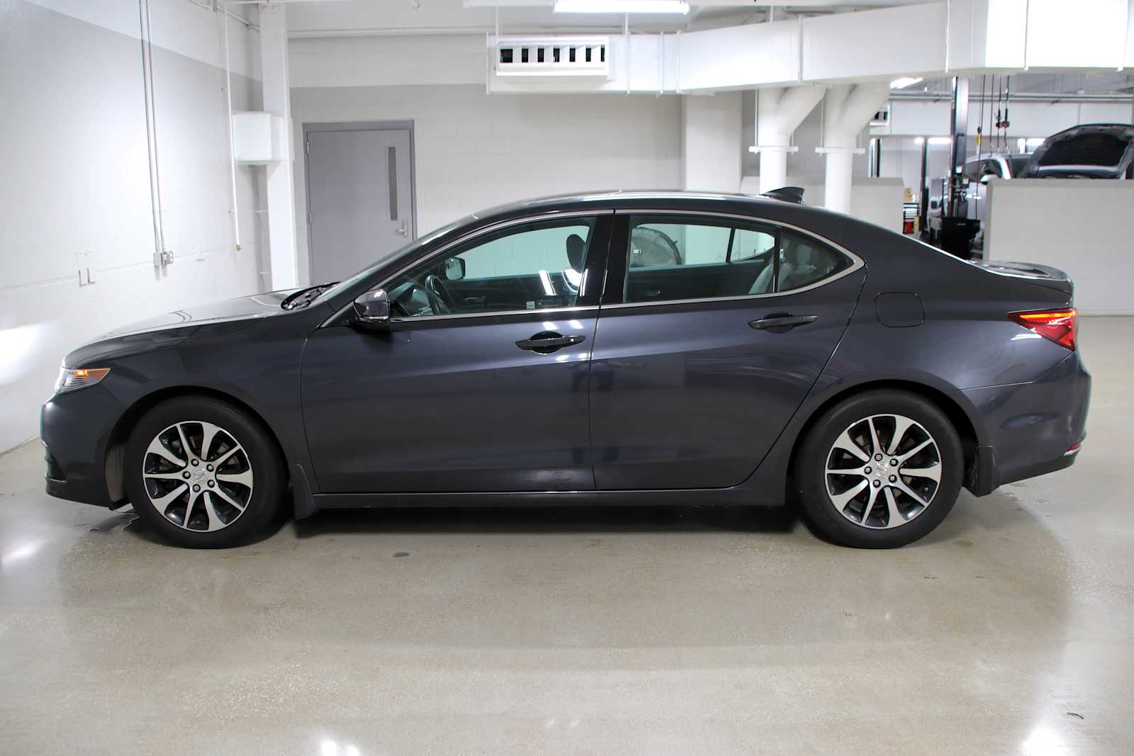 Used 2015 Graphite Luster Metallic Acura Tech image 2