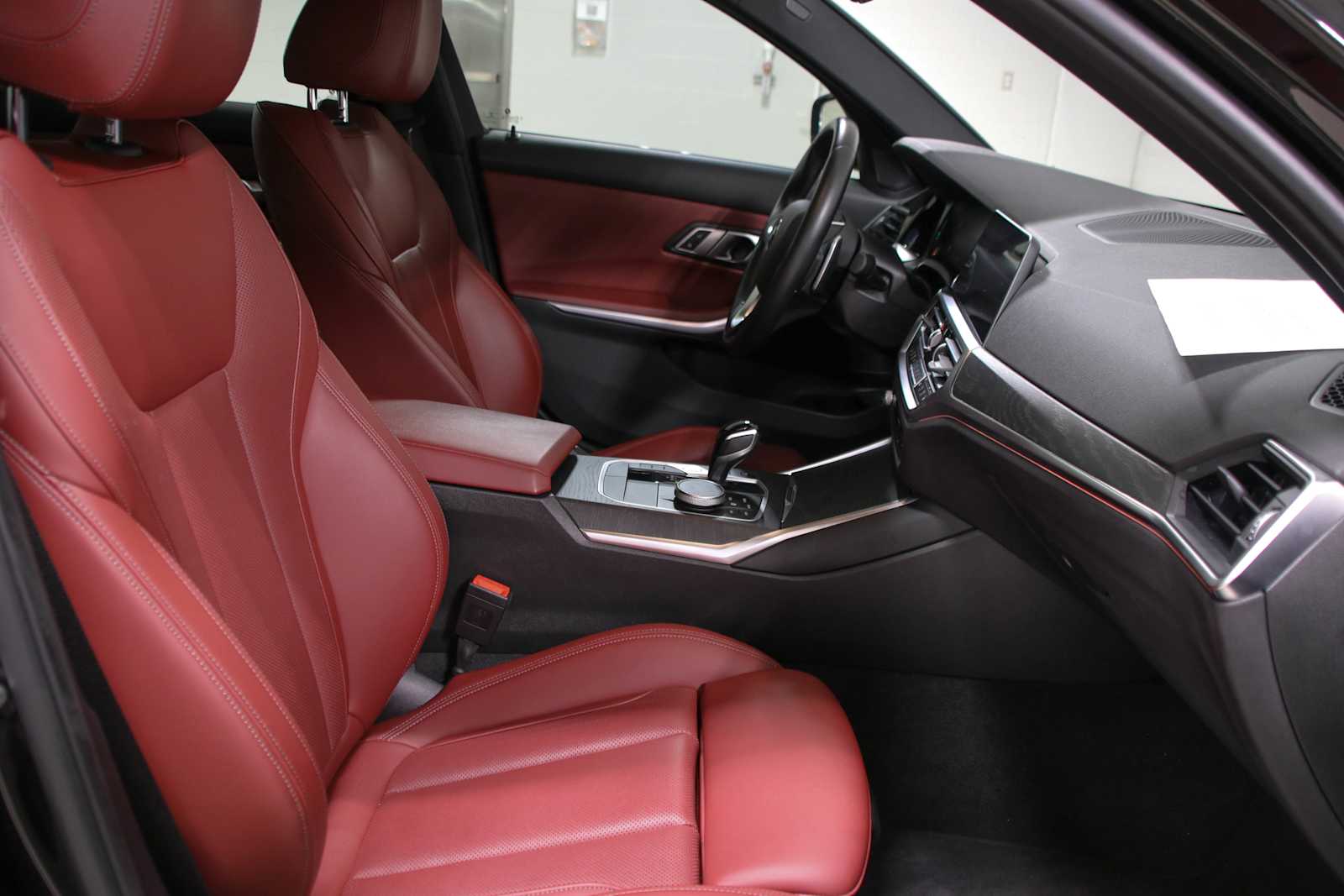 Used 2022 Black Sapphire Metallic BMW 330i image 18