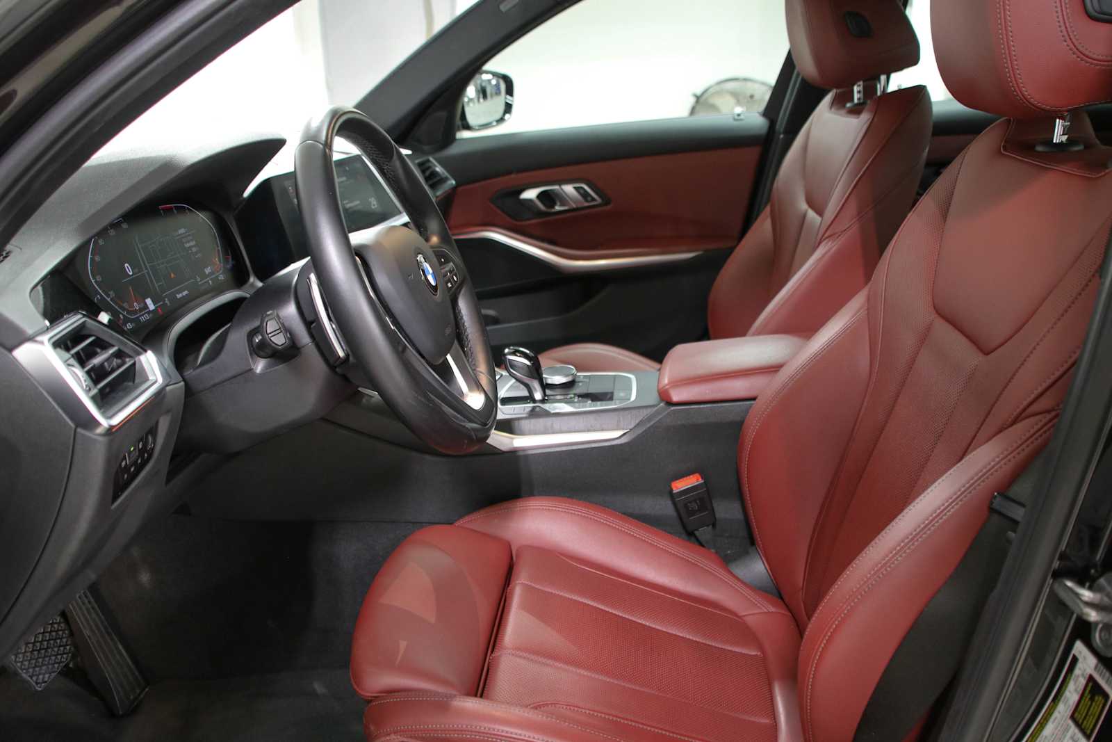 Used 2022 Black Sapphire Metallic BMW 330i image 9