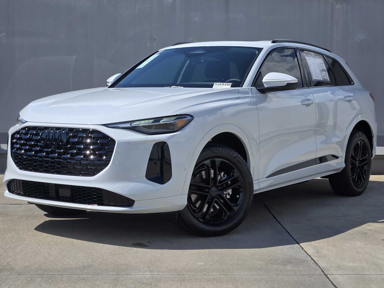 2025 Audi New Q5 Premium's photo