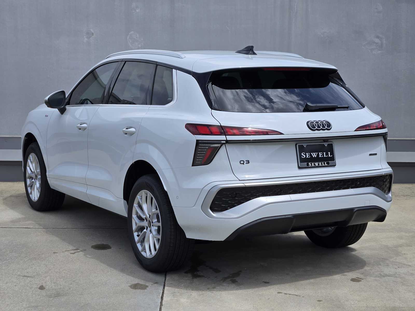 New 2026 WHITE Audi S line image 4