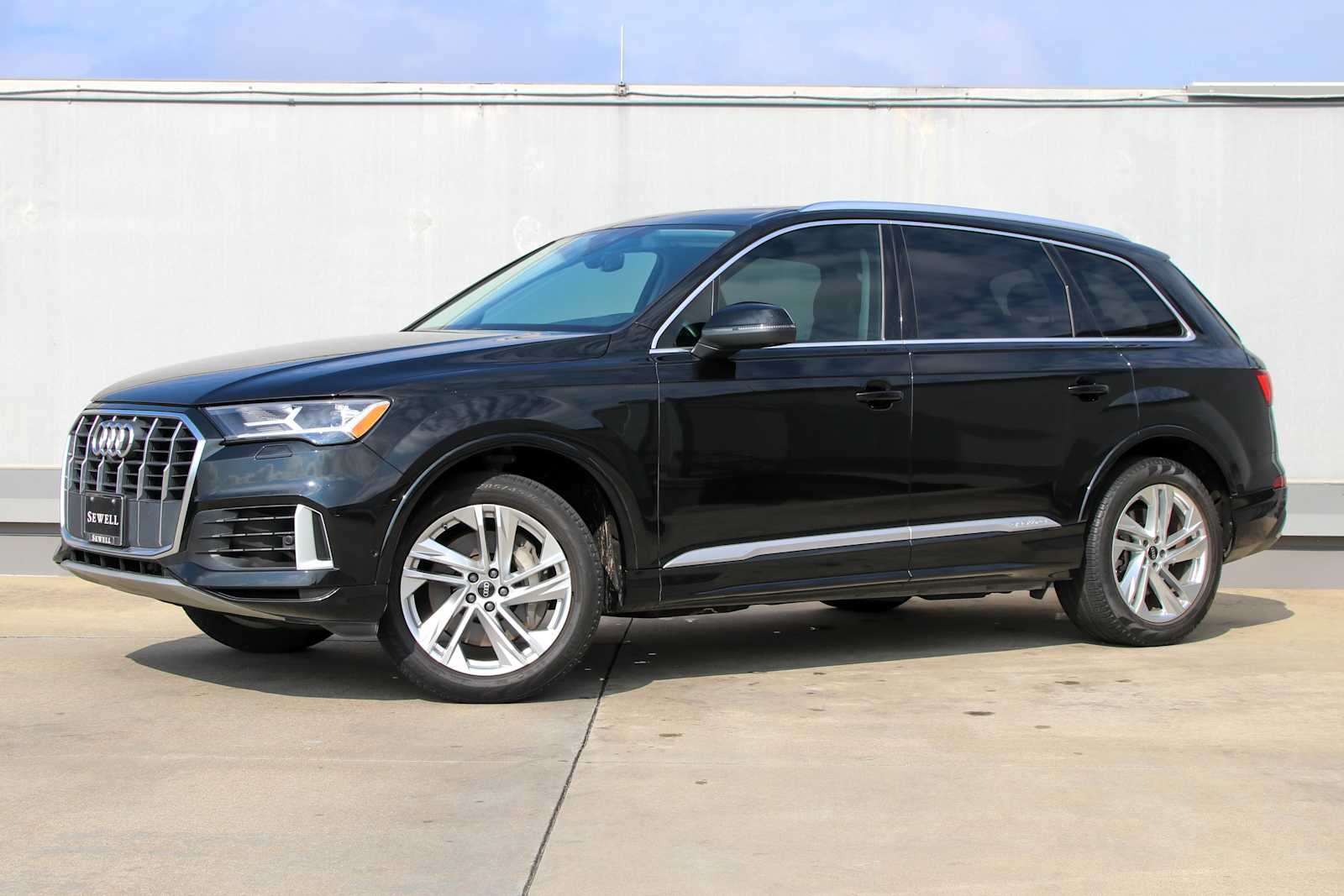 2022 Audi Q7 Premium's photo