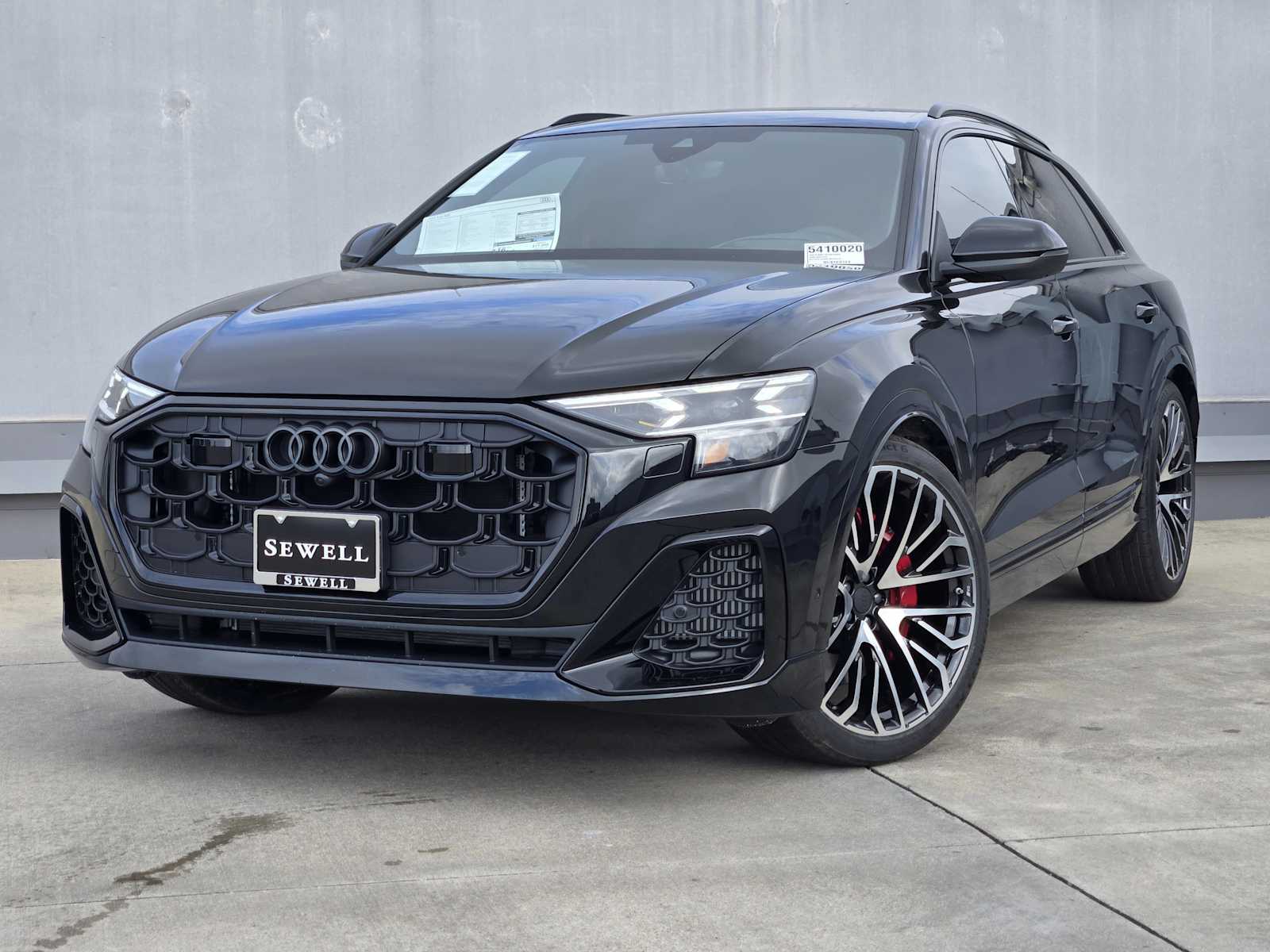 2026 Audi SQ8 Prestige's photo