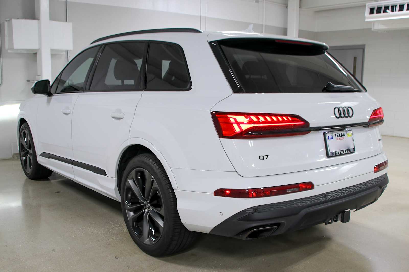 Certified Used 2025 Glacier White Metallic Audi Prestige image 3