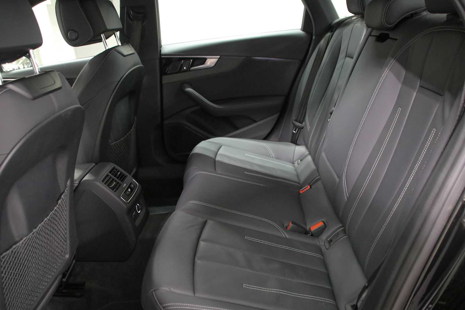 Used 2020 Mythos Black Metallic Audi Premium Plus image 17