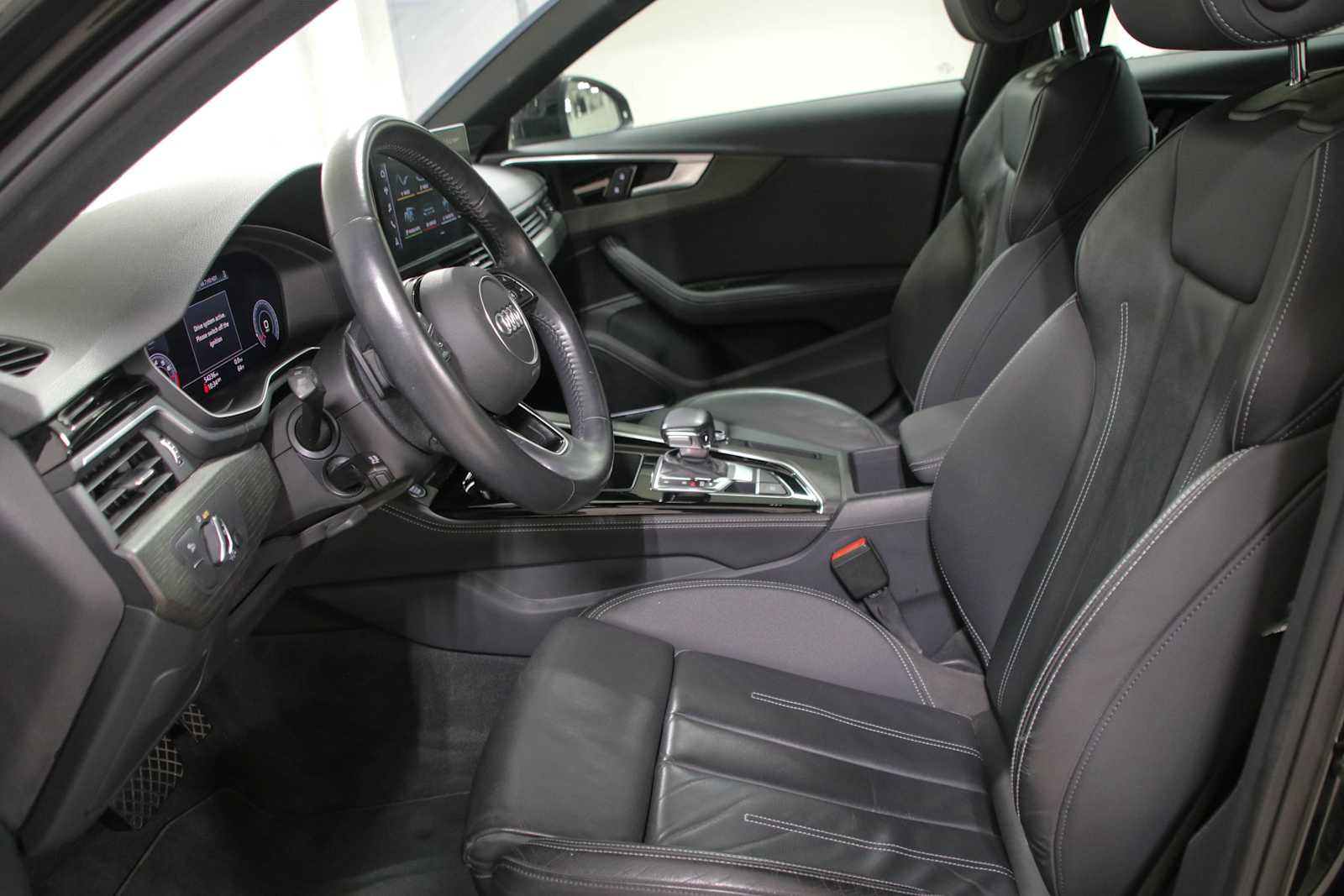 Used 2020 Mythos Black Metallic Audi Premium Plus image 9