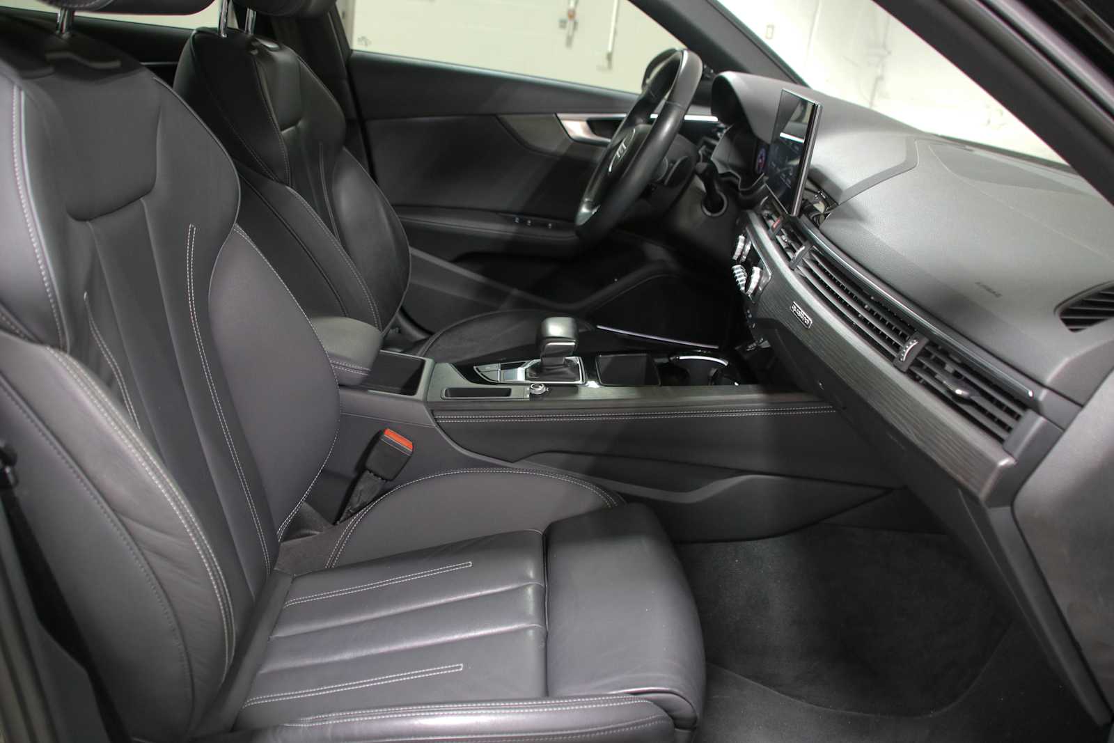 Used 2020 Mythos Black Metallic Audi Premium Plus image 19