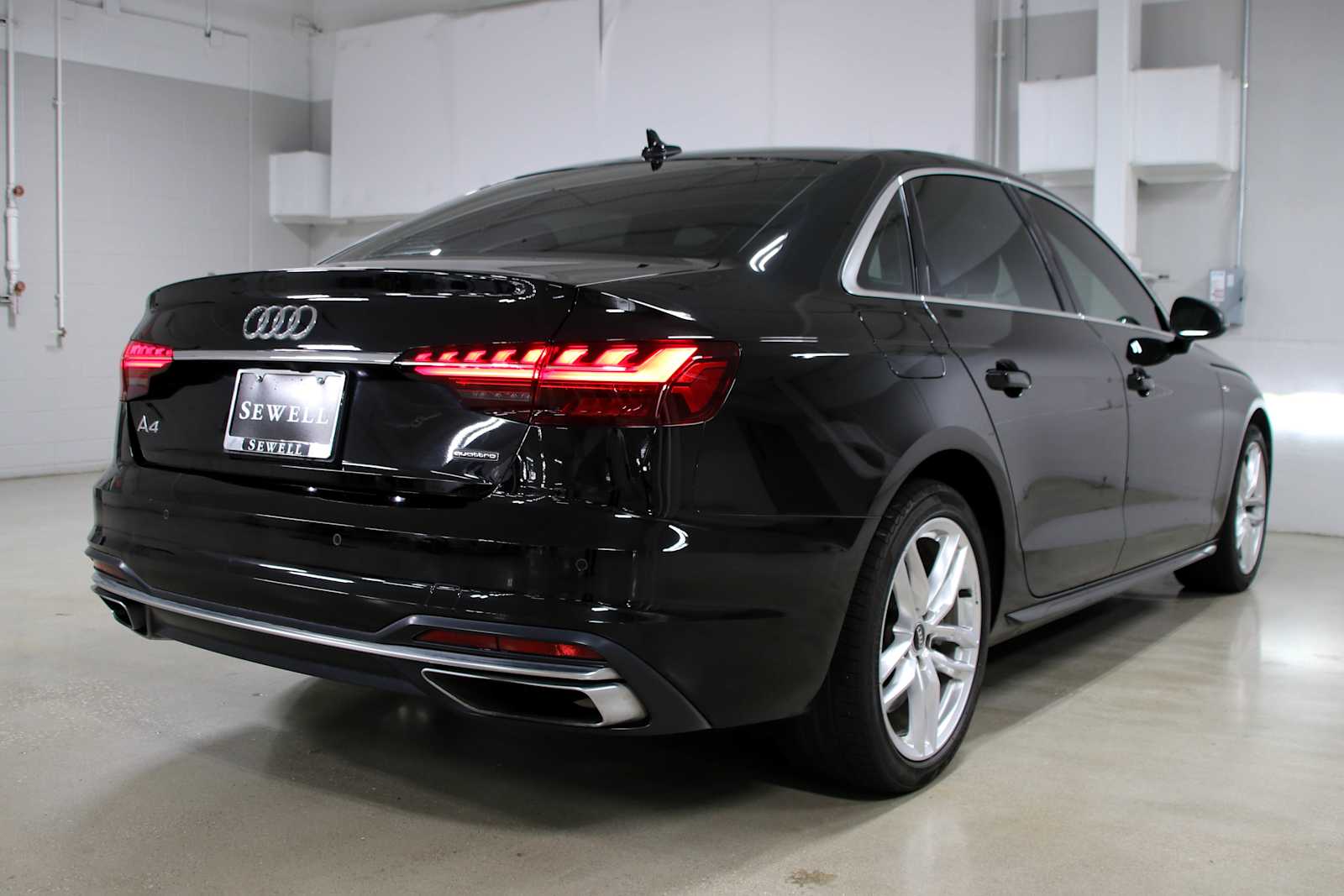 Used 2020 Mythos Black Metallic Audi Premium Plus image 5