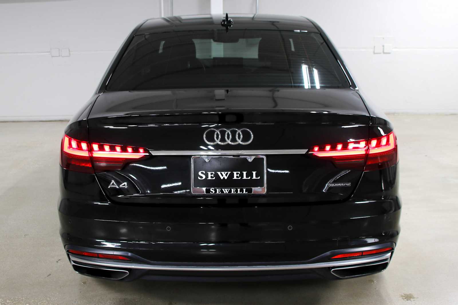 Used 2020 Mythos Black Metallic Audi Premium Plus image 4