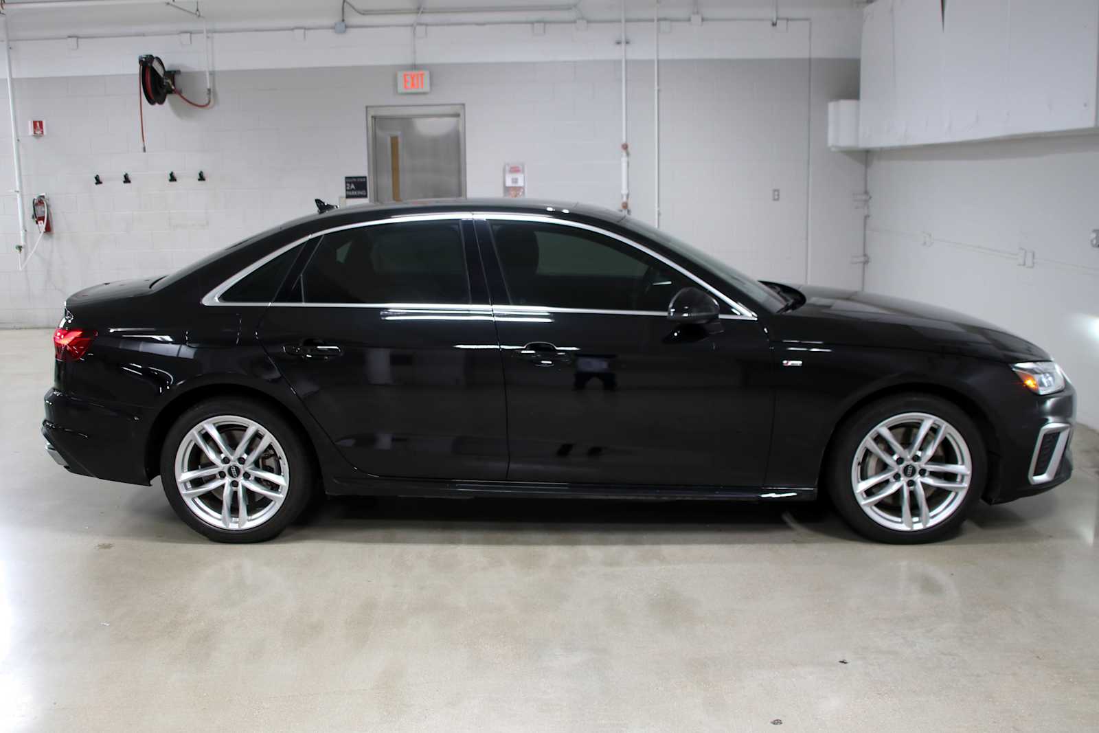 Used 2020 Mythos Black Metallic Audi Premium Plus image 6