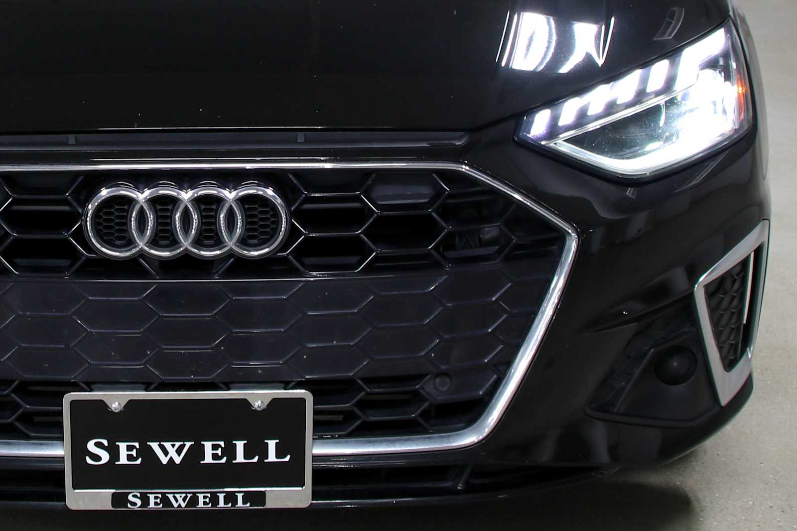 Used 2020 Mythos Black Metallic Audi Premium Plus image 8