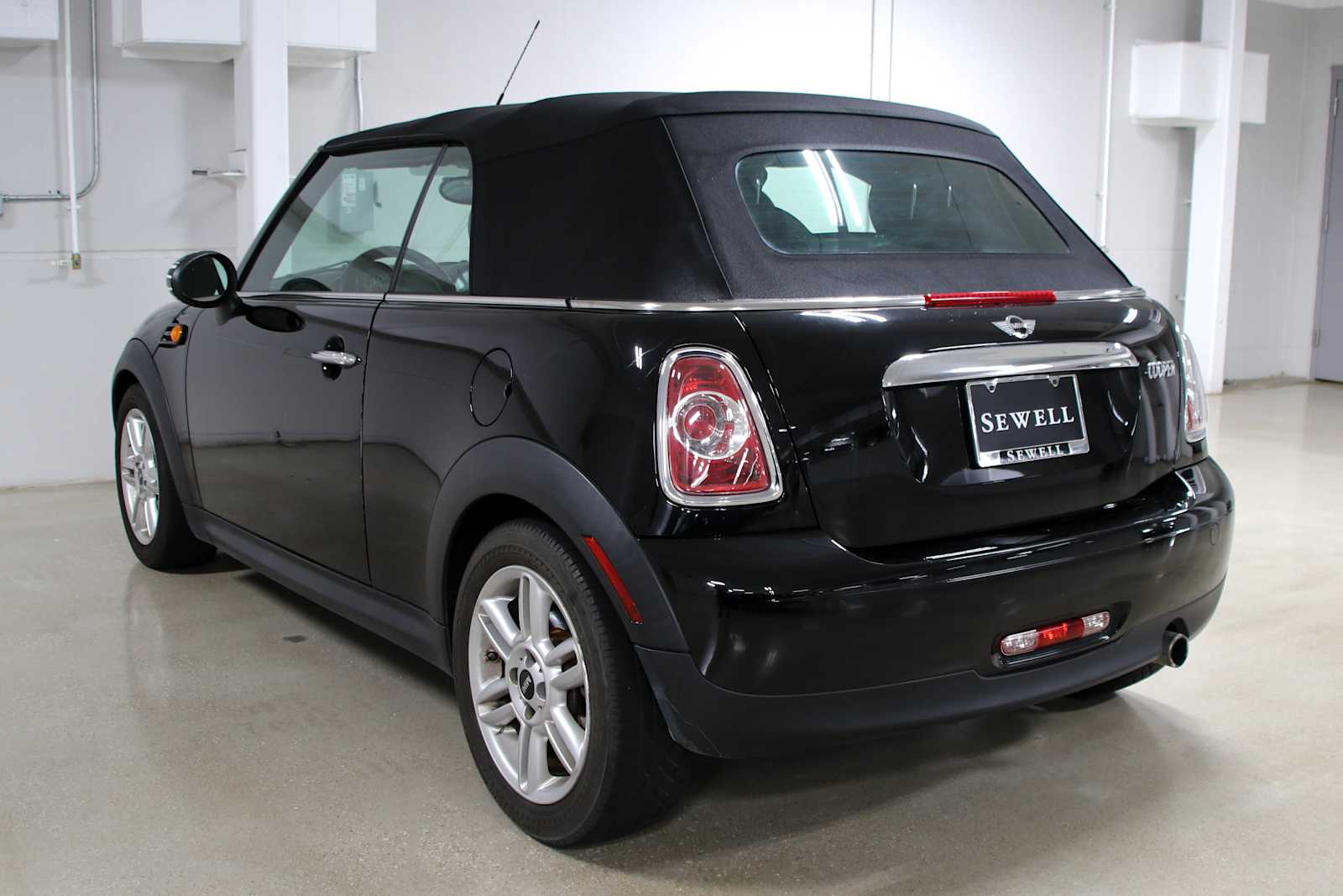 Used 2013 MINI Cooper Base with VIN WMWZN3C54DT135386 for sale in Plano, TX