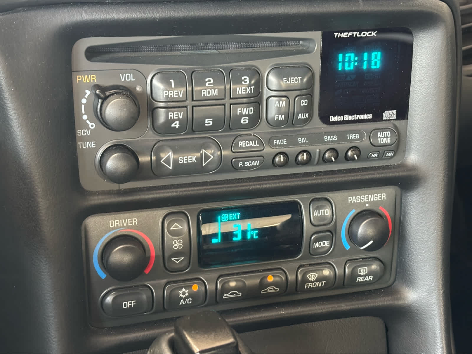 Used 2003 Quicksilver Metallic Chevrolet  image 18