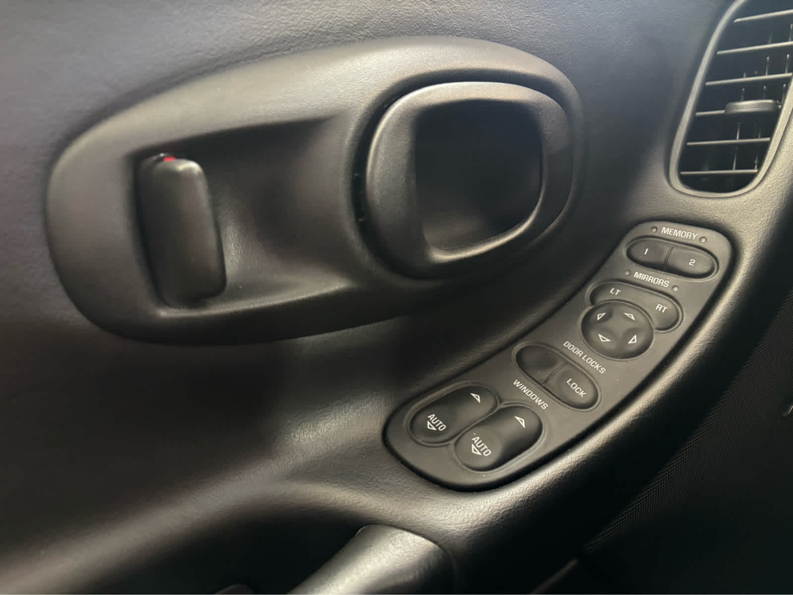 Used 2003 Quicksilver Metallic Chevrolet  image 17