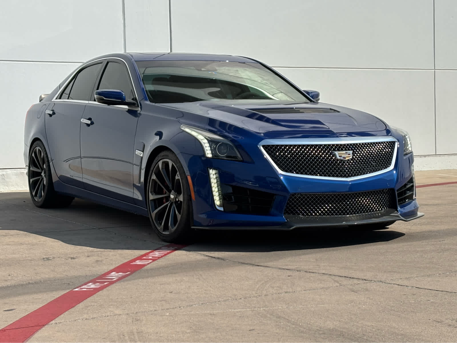 Used 2019 Wave Metallic Cadillac  image 3