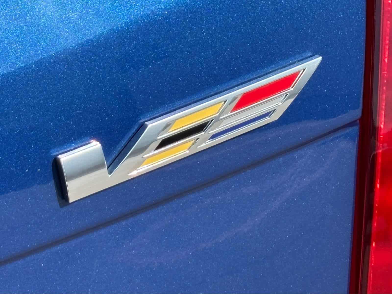 Used 2019 Wave Metallic Cadillac  image 9