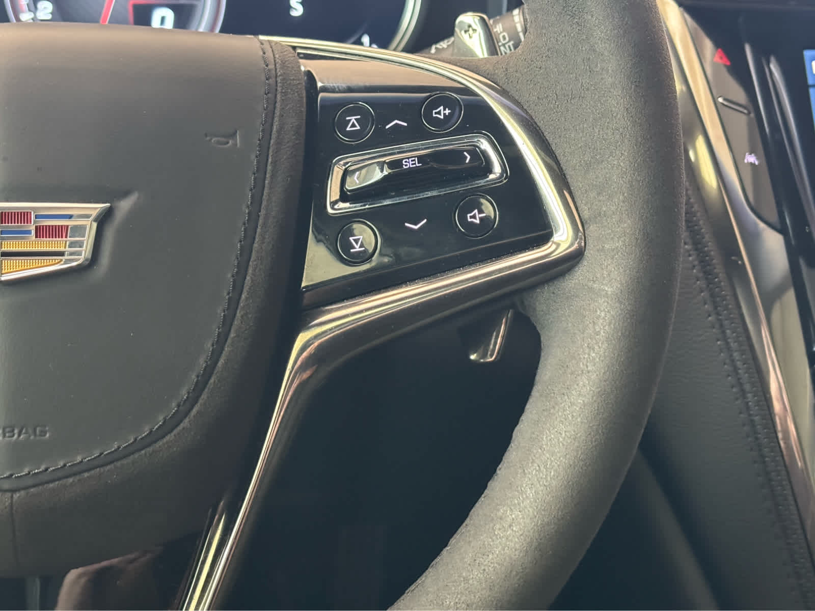 Used 2019 Wave Metallic Cadillac  image 16