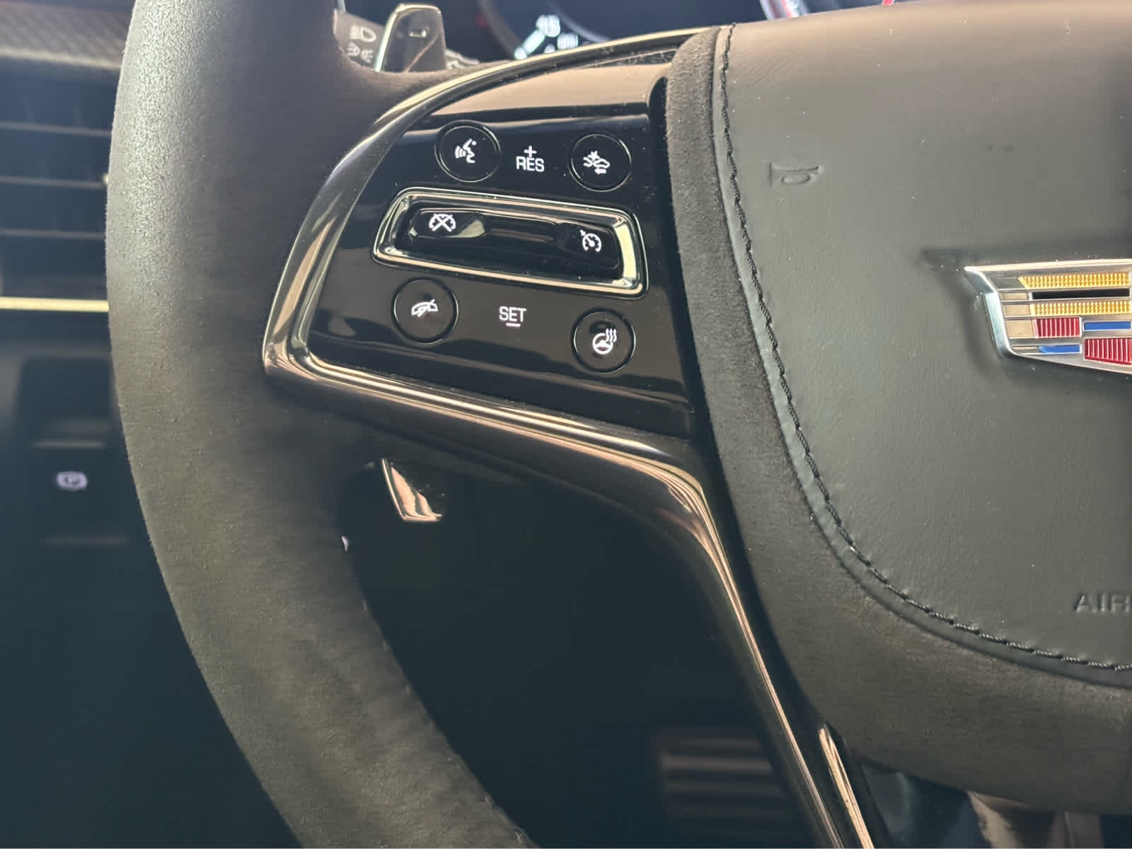Used 2019 Wave Metallic Cadillac  image 15