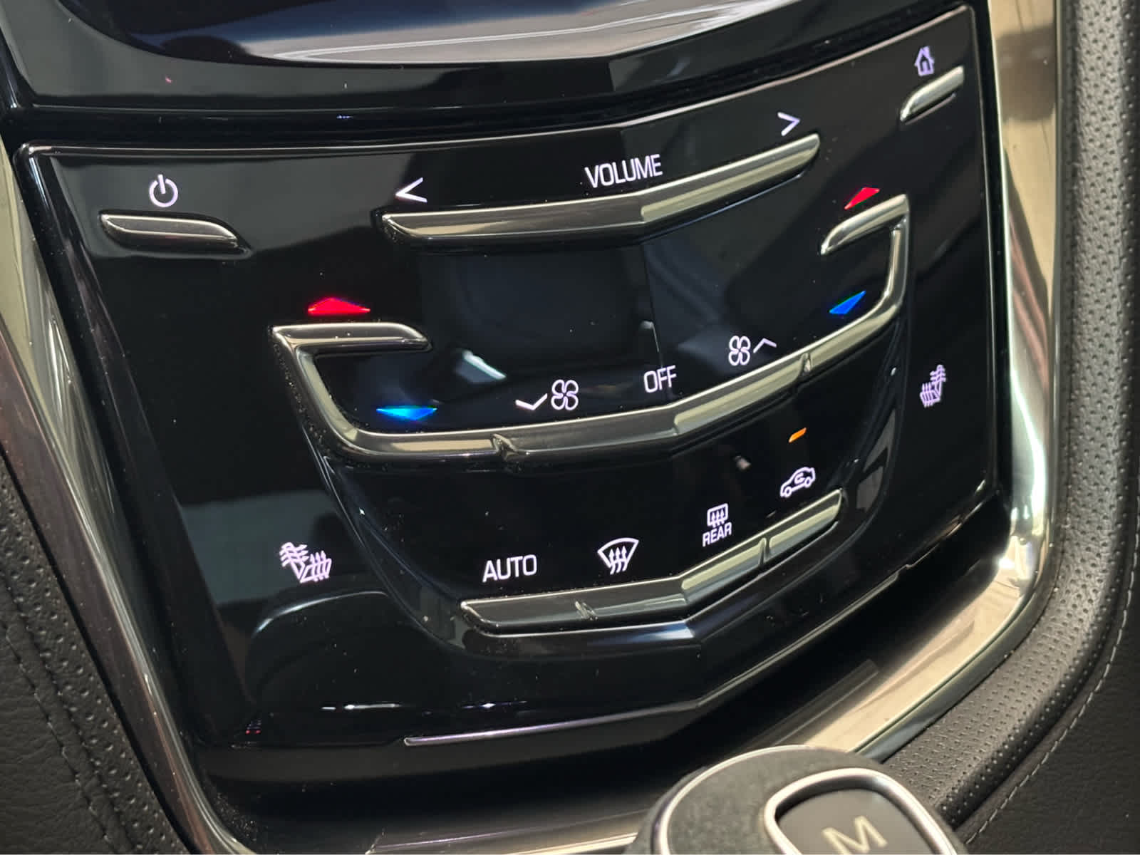 Used 2019 Wave Metallic Cadillac  image 23
