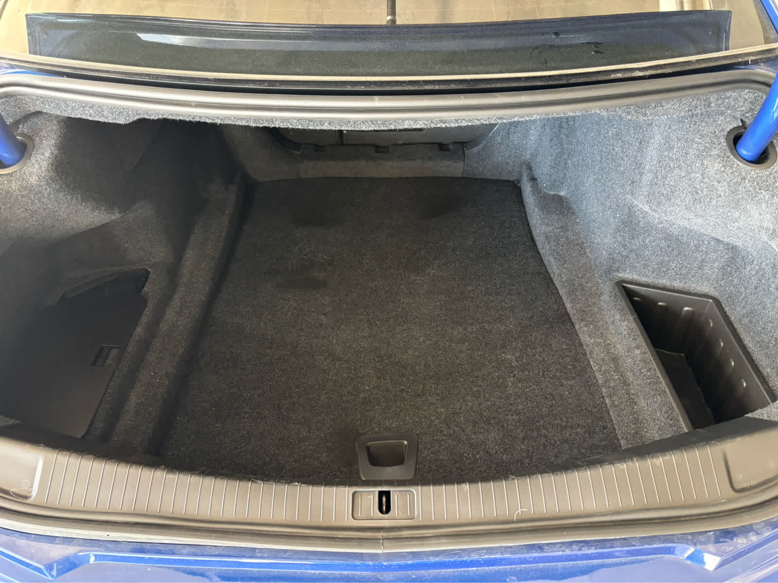 Used 2019 Wave Metallic Cadillac  image 24